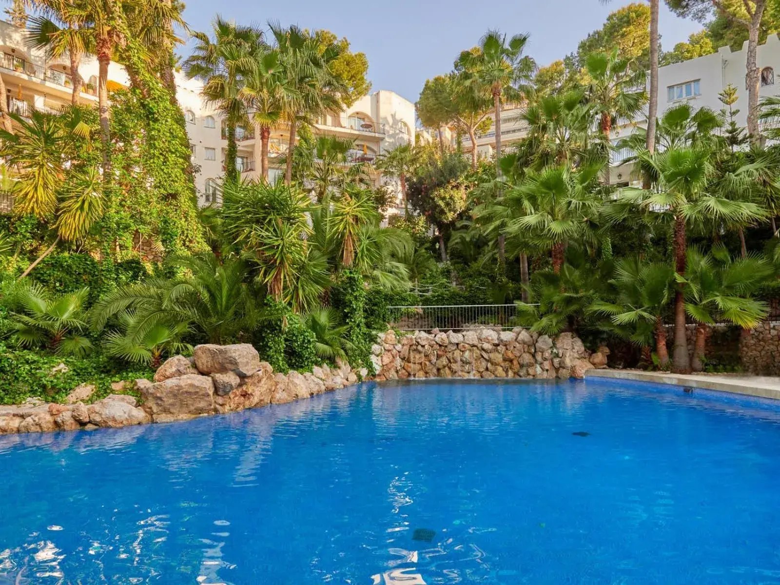 Garden, Swimming Pool in Hotel Bon Sol Resort & Spa