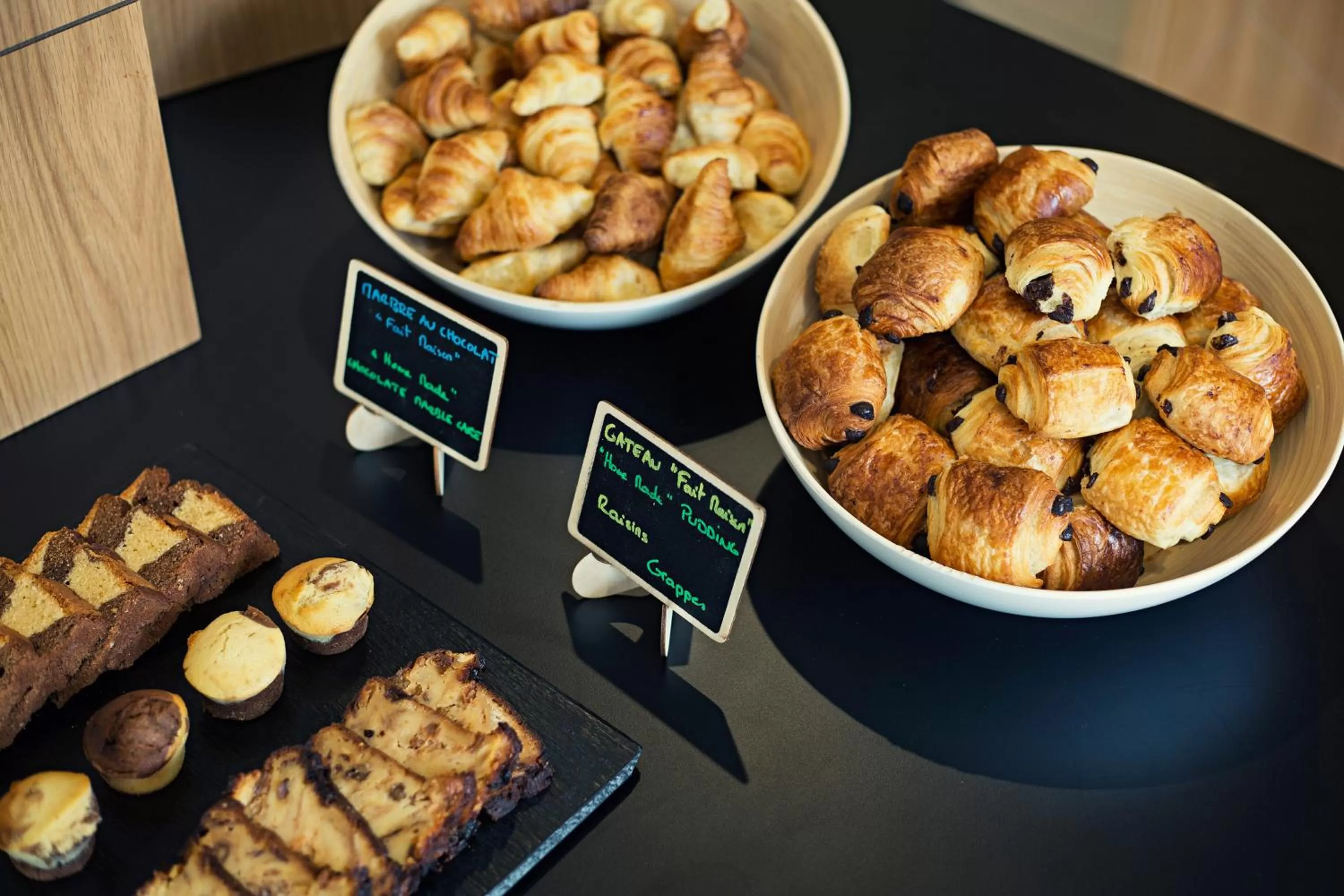 Buffet breakfast in The Social Hub Paris La Défense