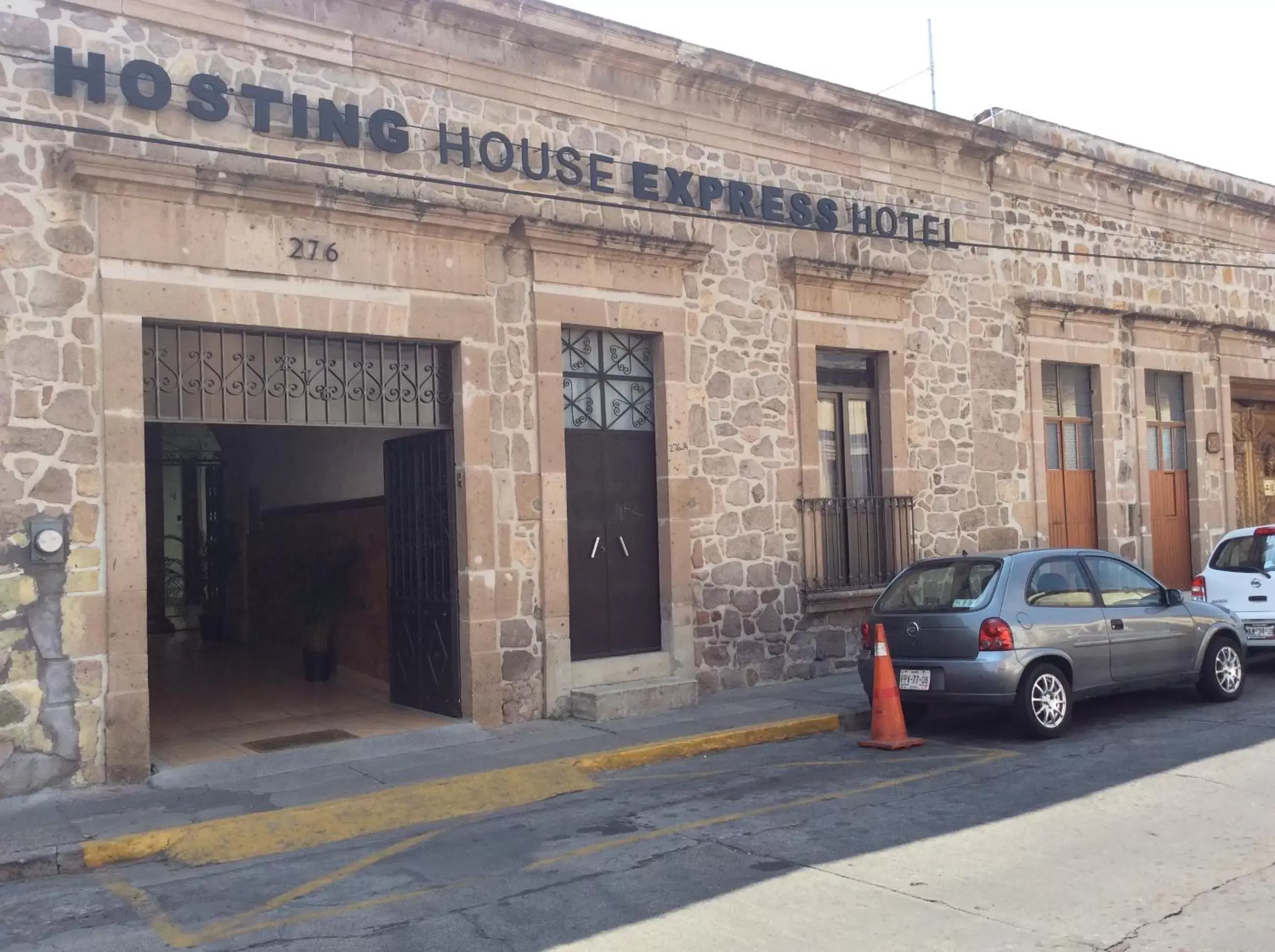 Facade/entrance, Property Building in Hotel Expres By Hosting House