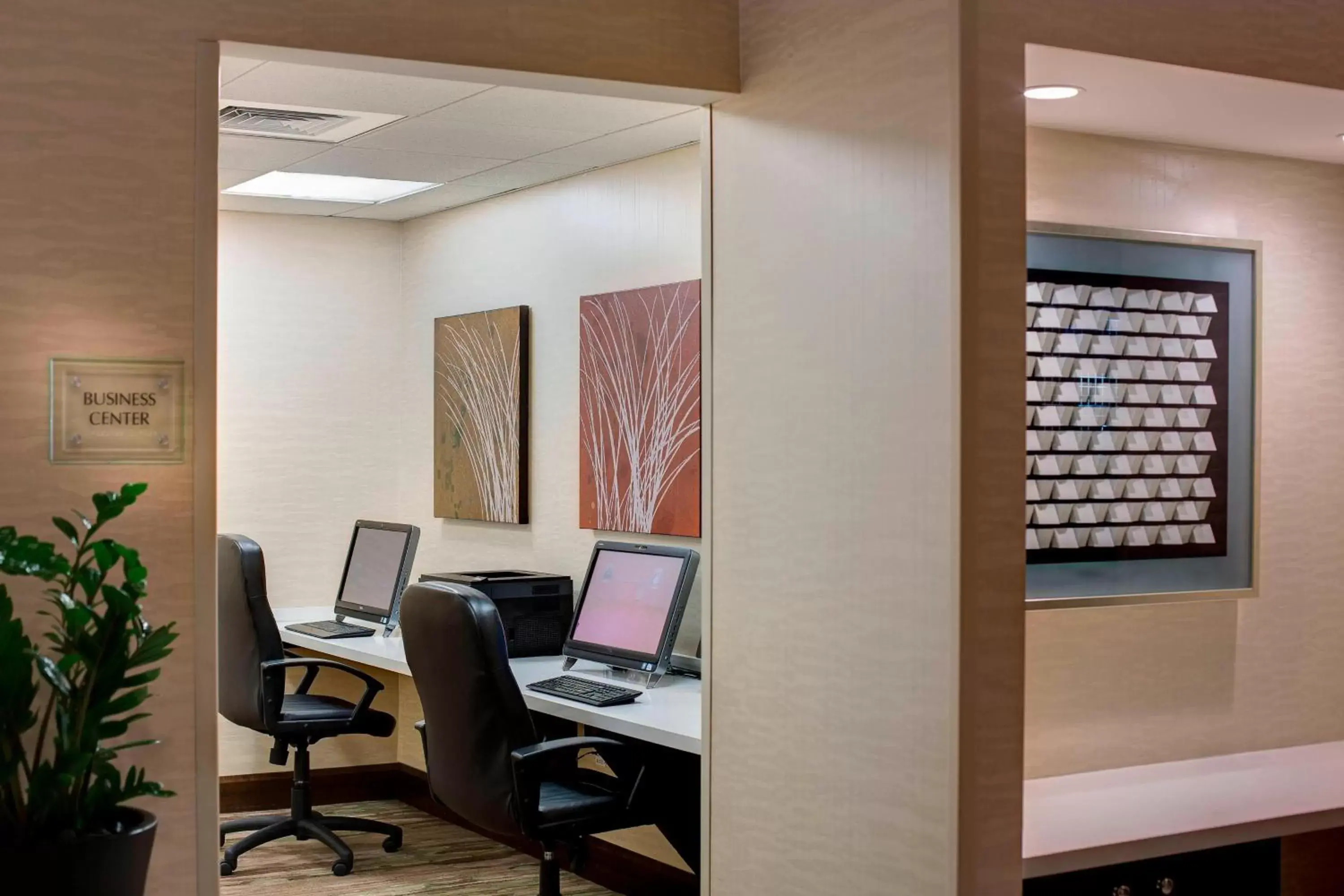 Business facilities in Dallas-Addison Marriott Quorum by the Galleria