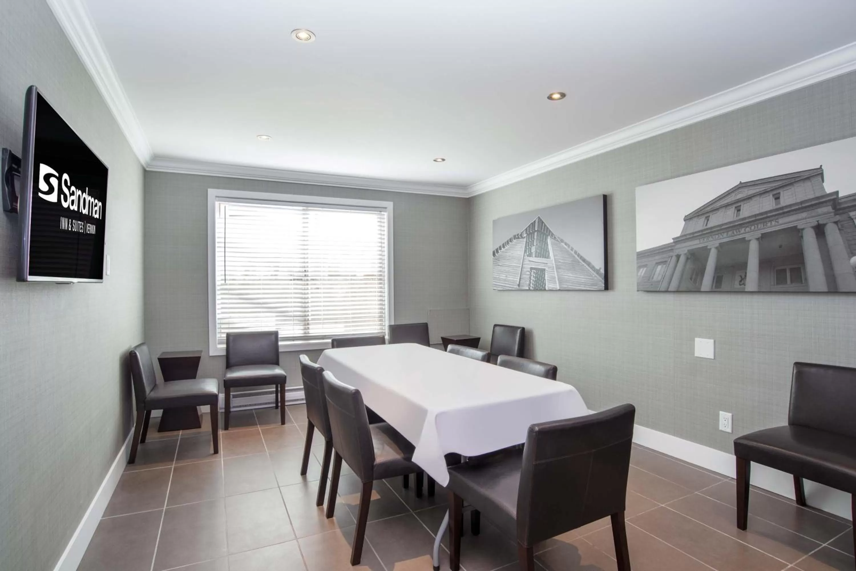 Meeting/conference room in Sandman Hotel Vernon