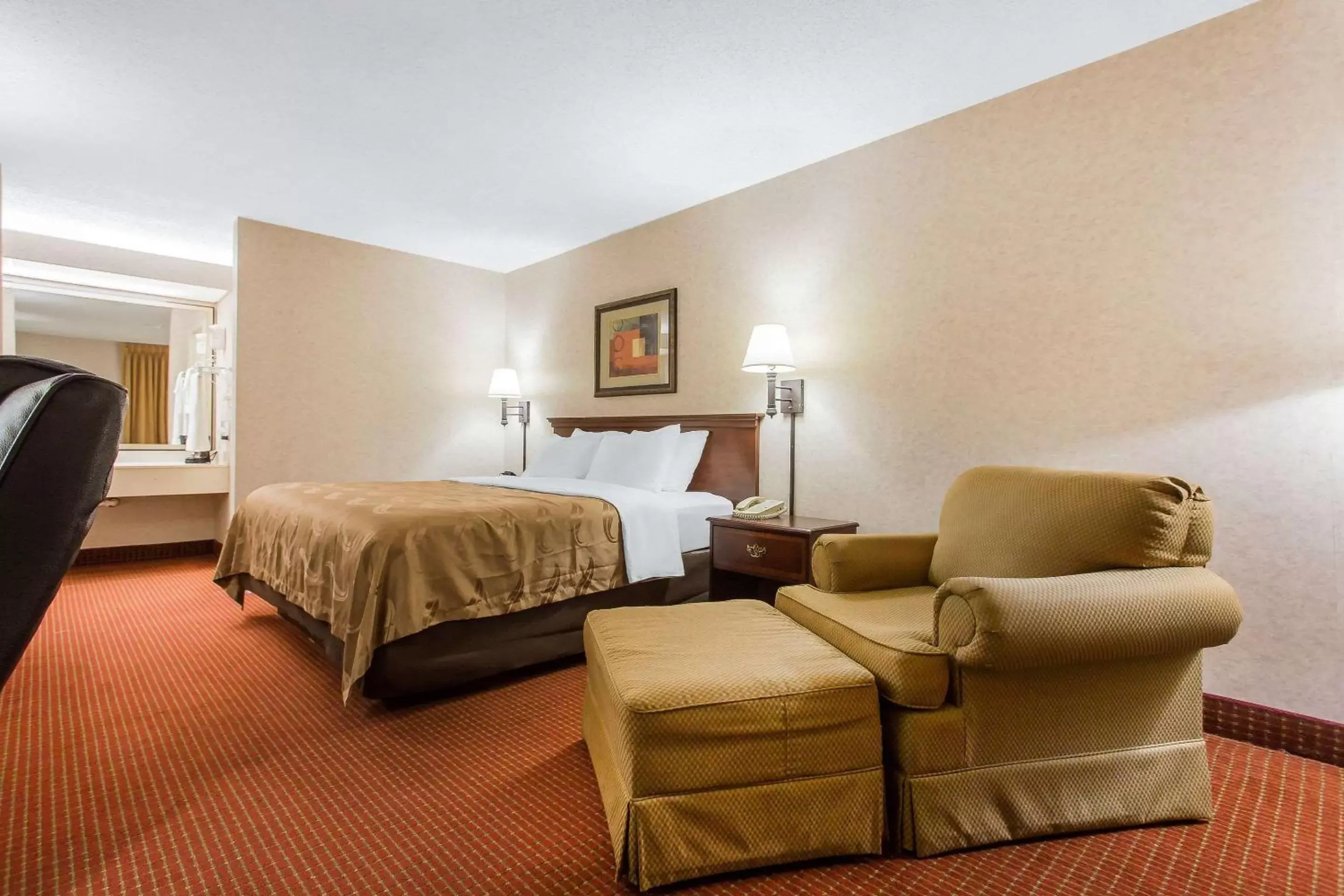 Photo of the whole room in Quality Inn Mount Airy Mayberry