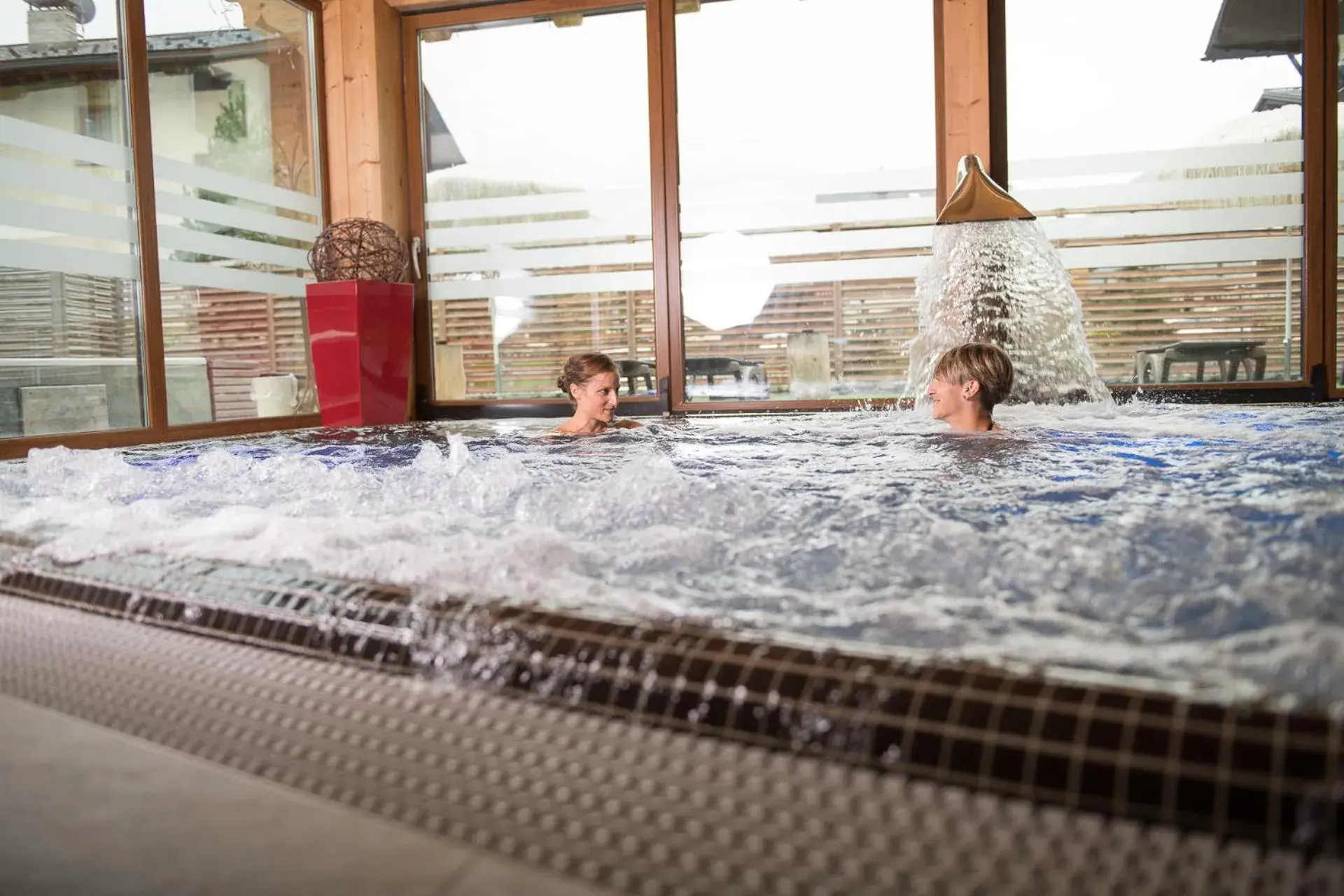 Hot Tub, Swimming Pool in Hotel Bivio
