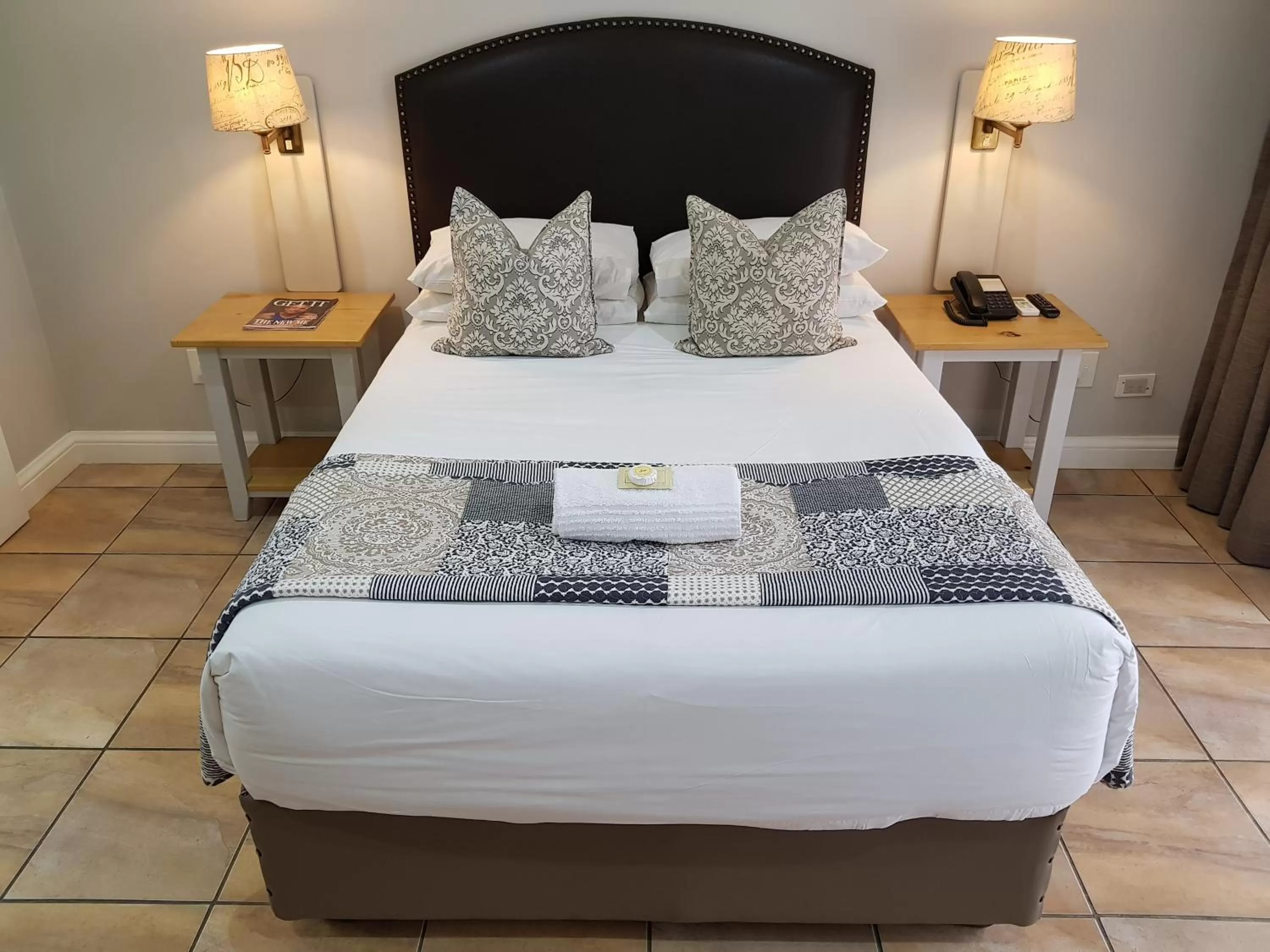 Bedroom, Bed in Shonalanga Lodge