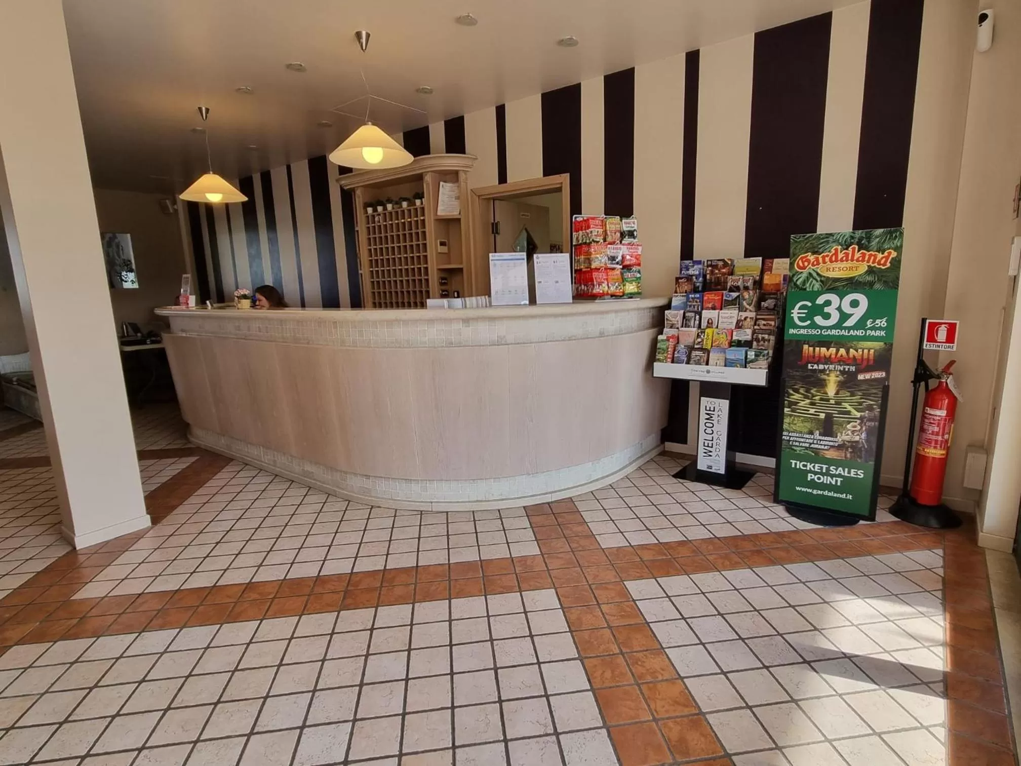 Lobby or reception in Le Terrazze sul Lago Hotel & Residence