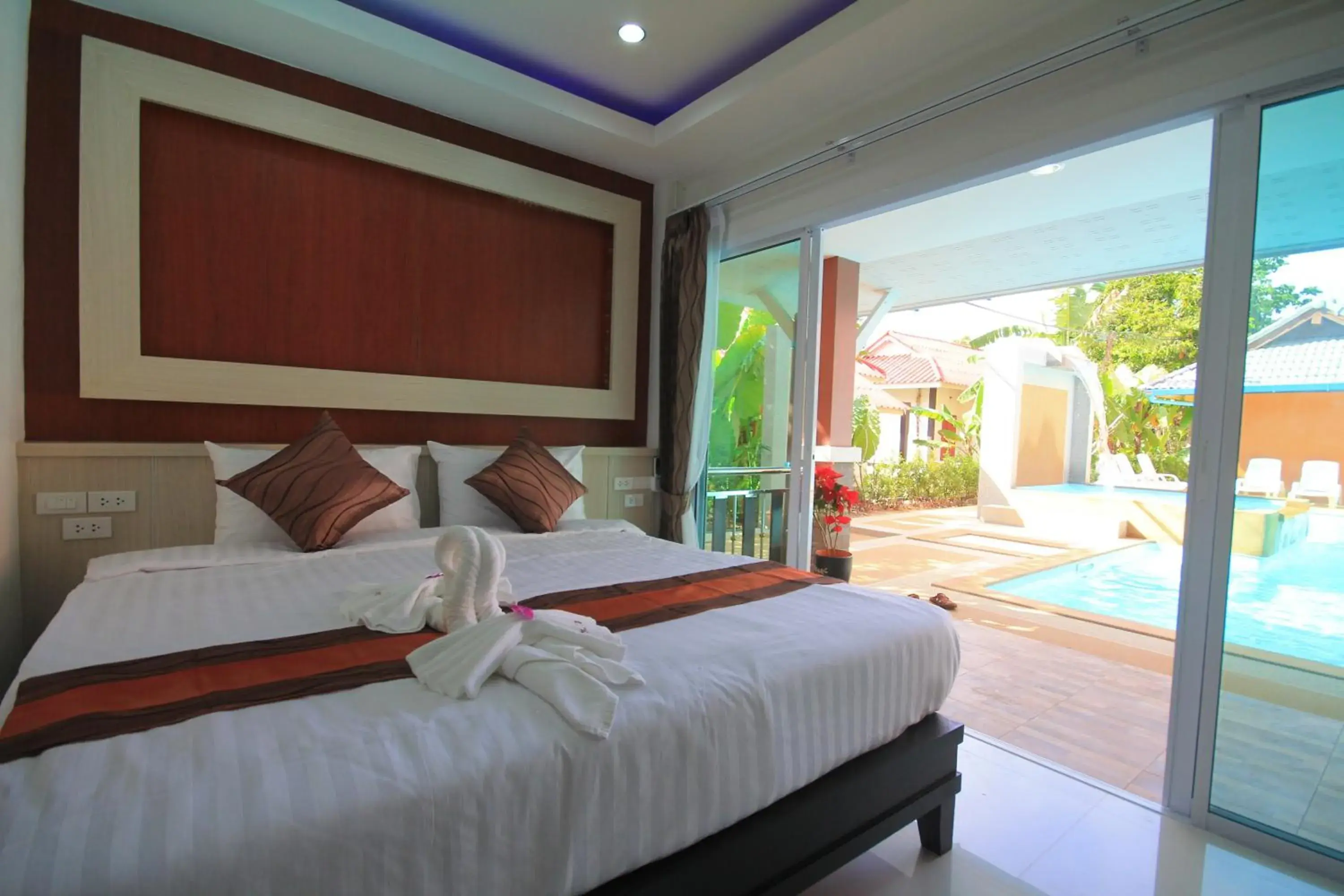 Day, Bed in Lanta Fevrier Resort