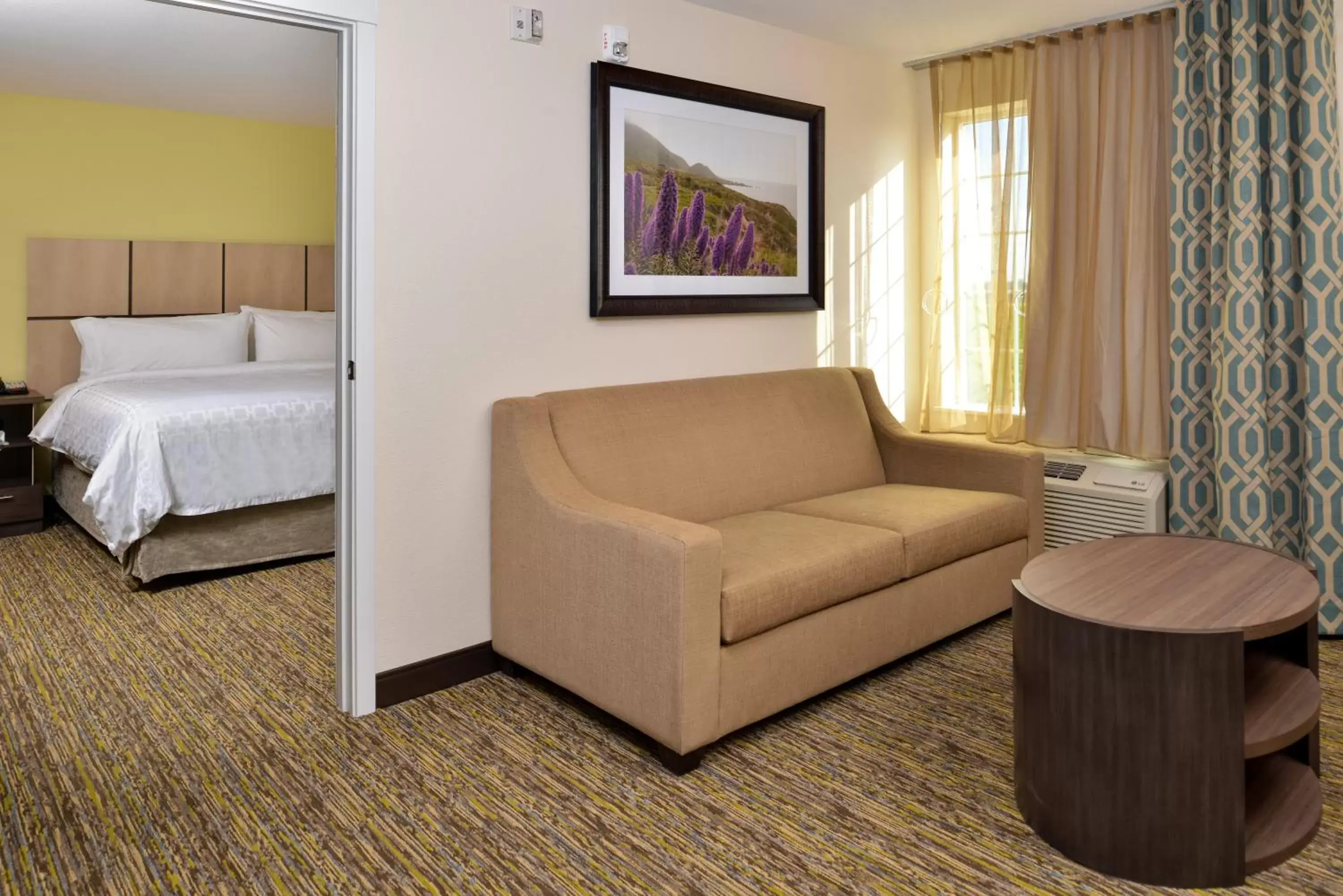 Photo of the whole room, Seating Area in Candlewood Suites - Lodi, an IHG Hotel