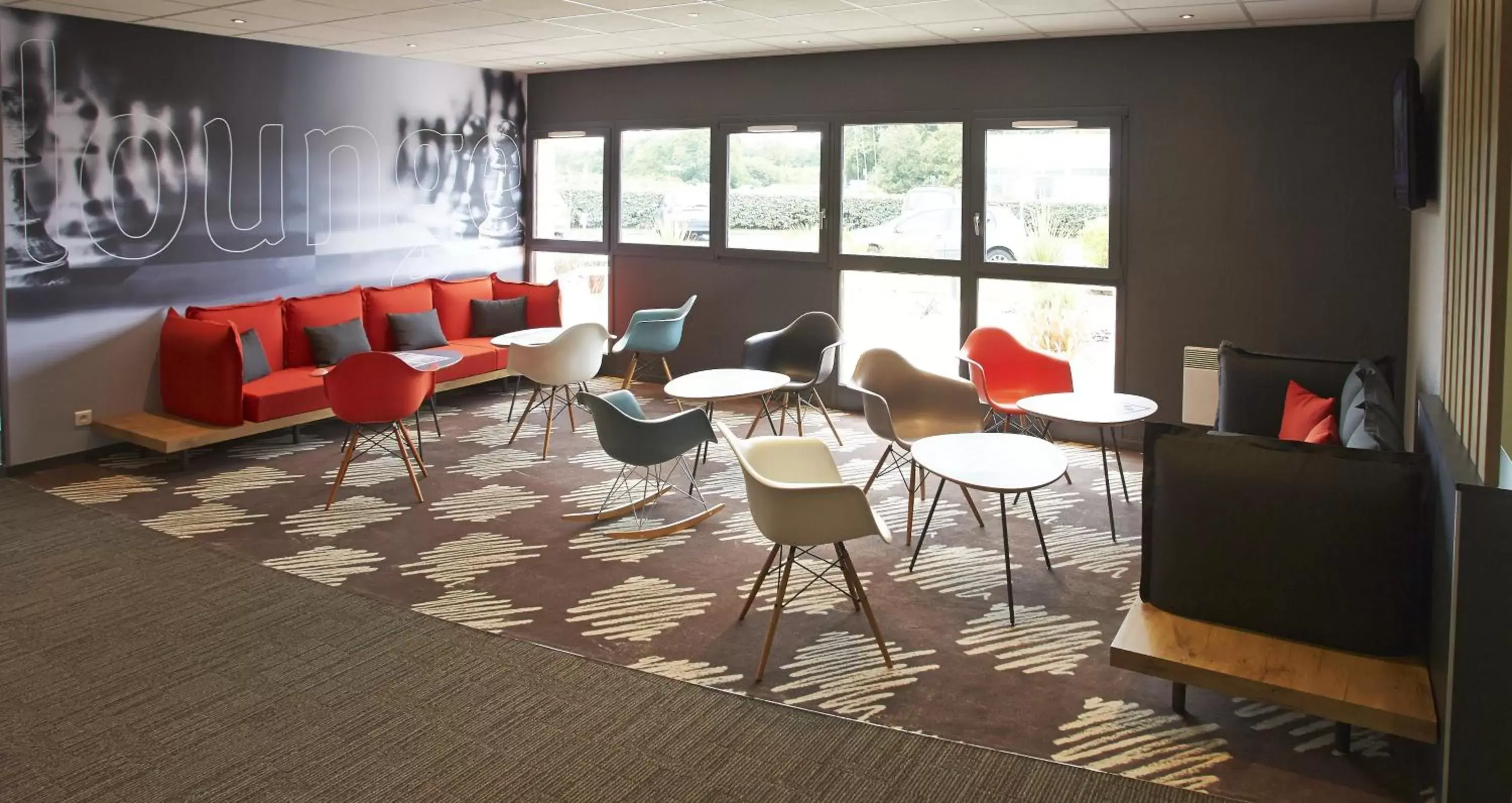 Lounge or bar in Ibis Auray Lounge or bar in Ibis Auray