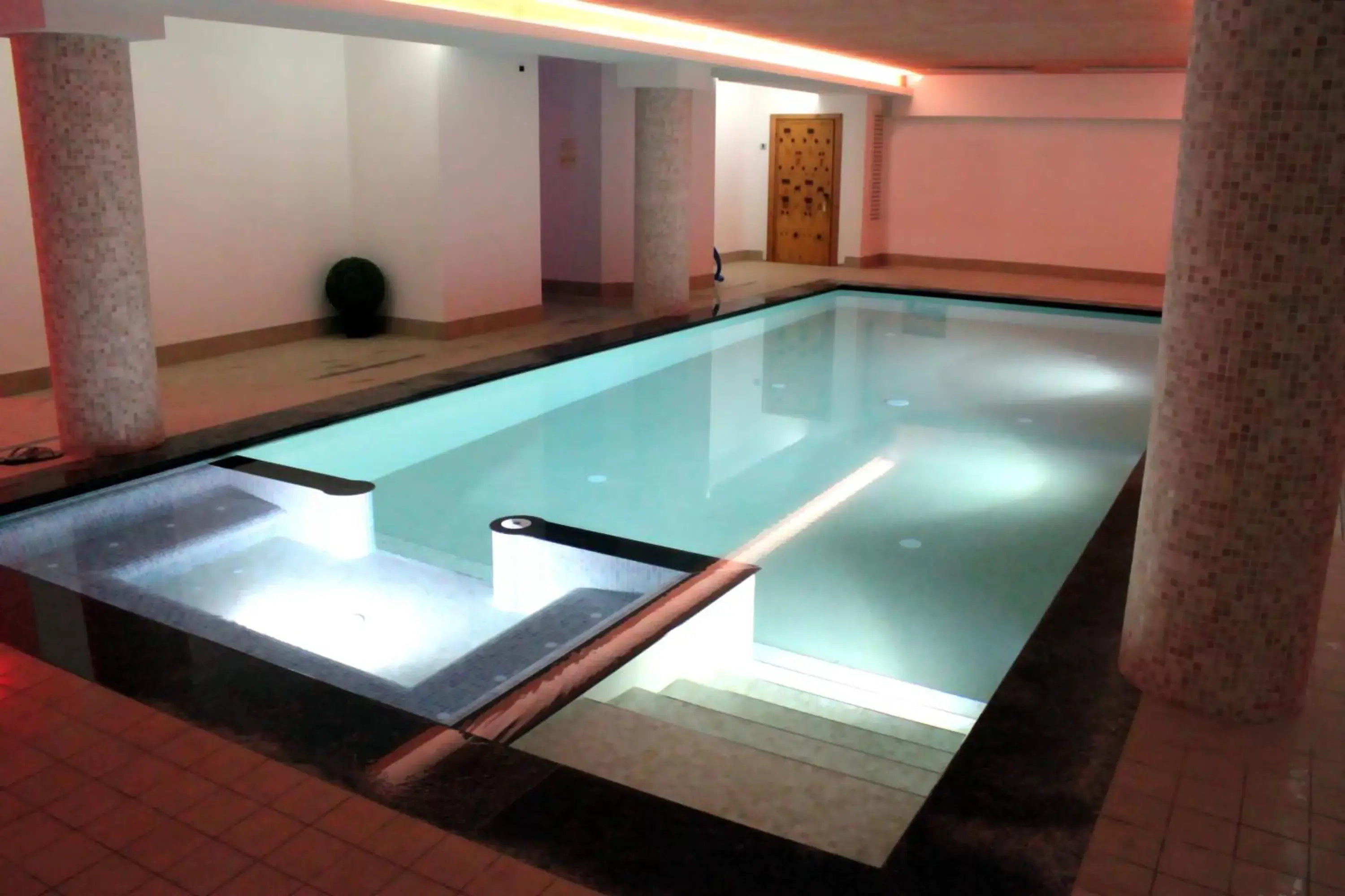 Swimming Pool in Hotel Derby