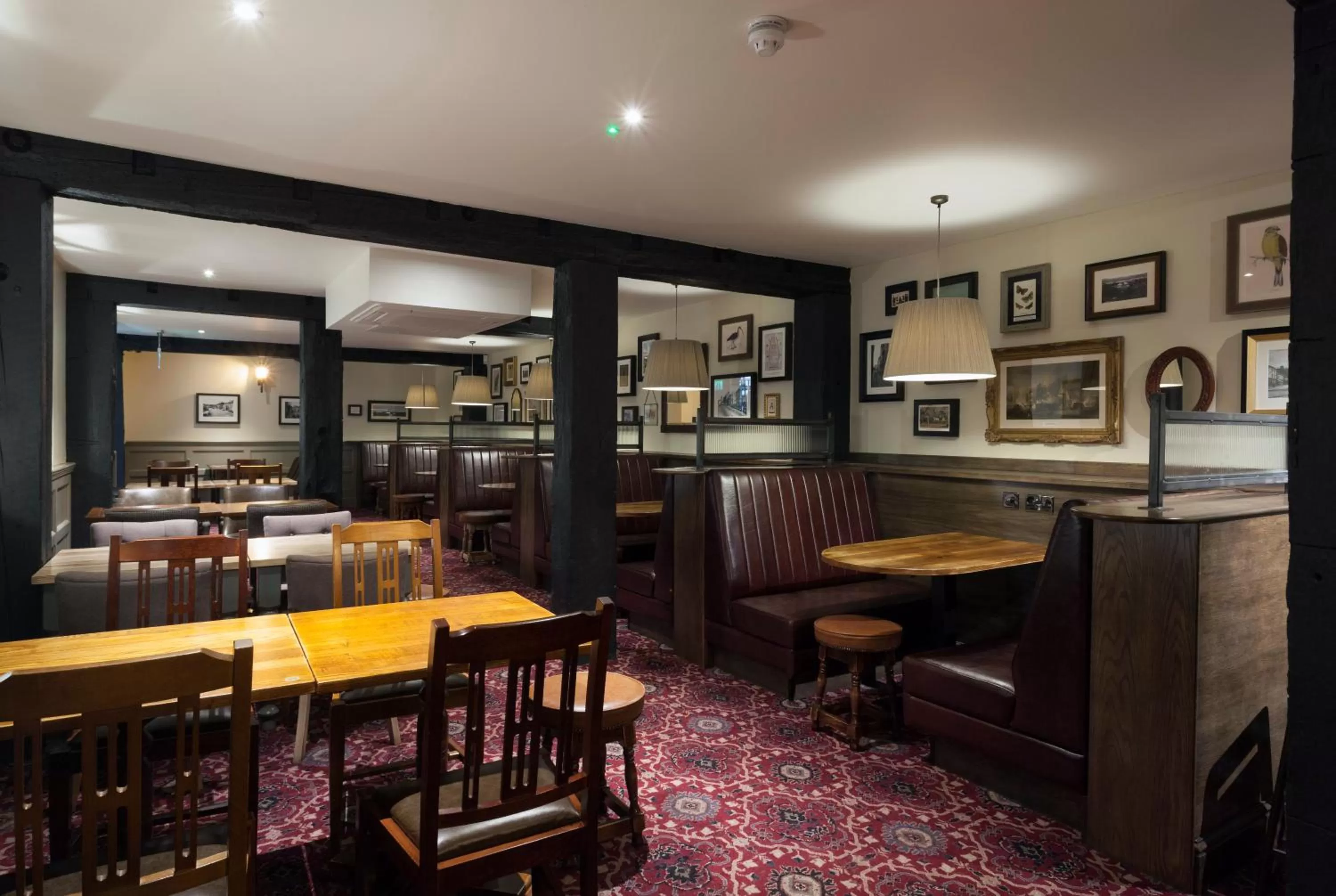 Restaurant/Places to Eat in The White Hart Hotel Wetherspoon