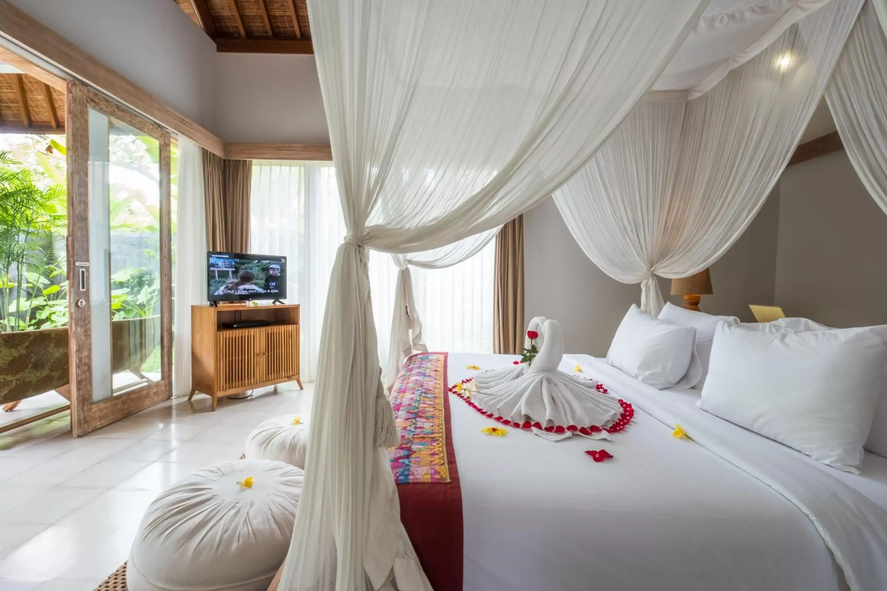 Bedroom, Bed in Purana Boutique Resort