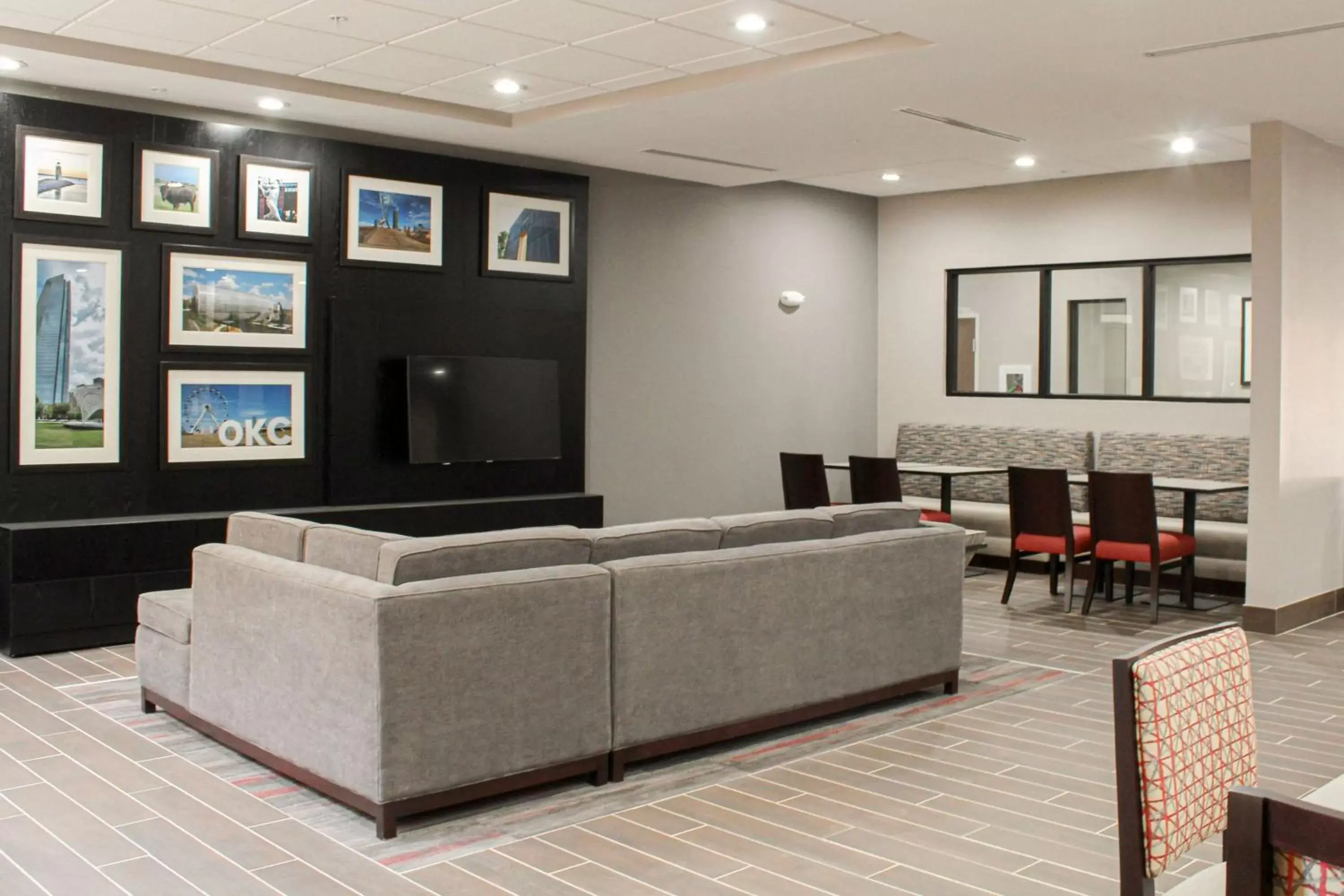 Restaurant/places to eat, Lobby/Reception in Hawthorn Suites by Wyndham Oklahoma City Airport Fairground