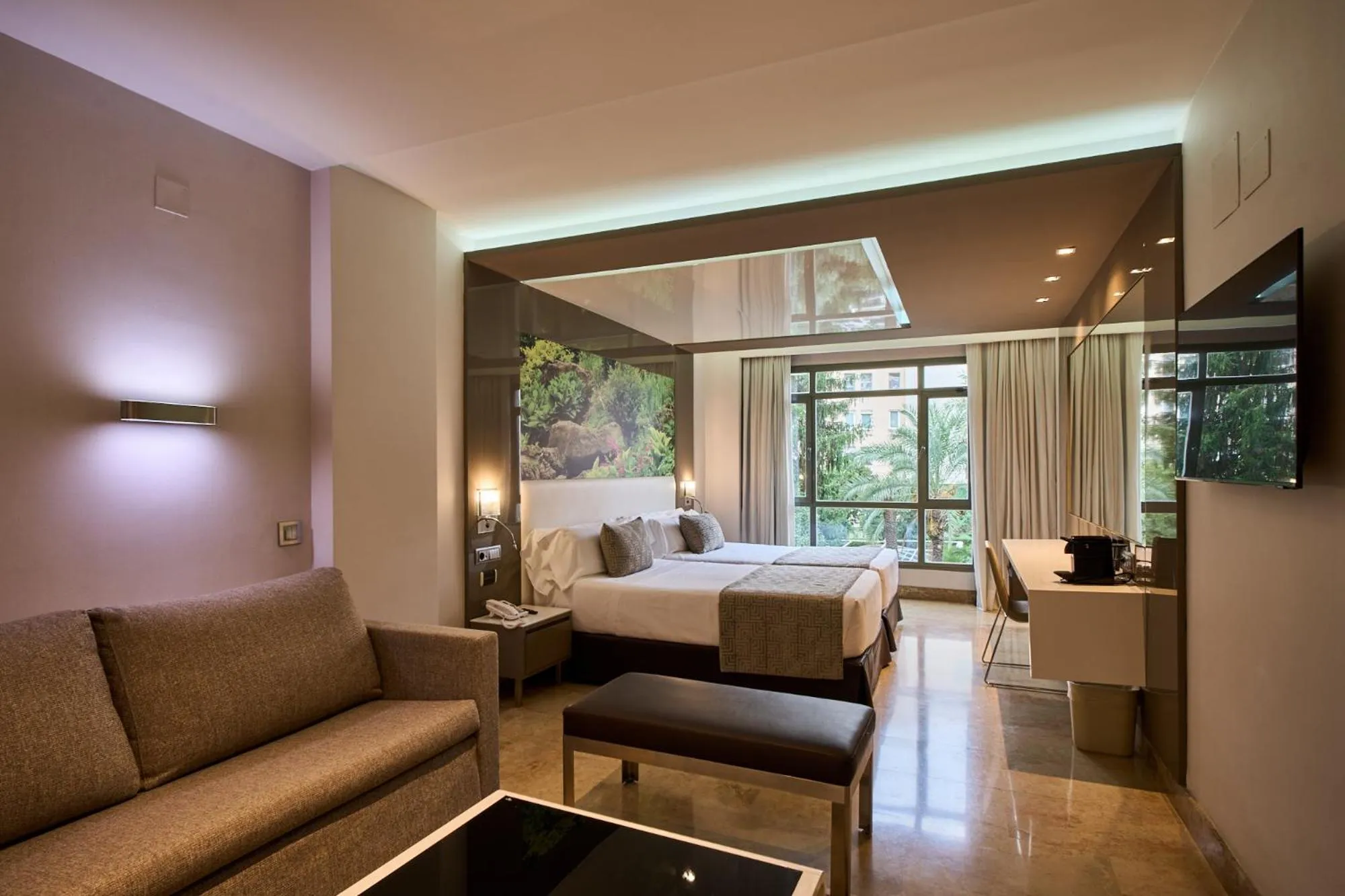 Photo of the whole room, Bed in VP Madroño