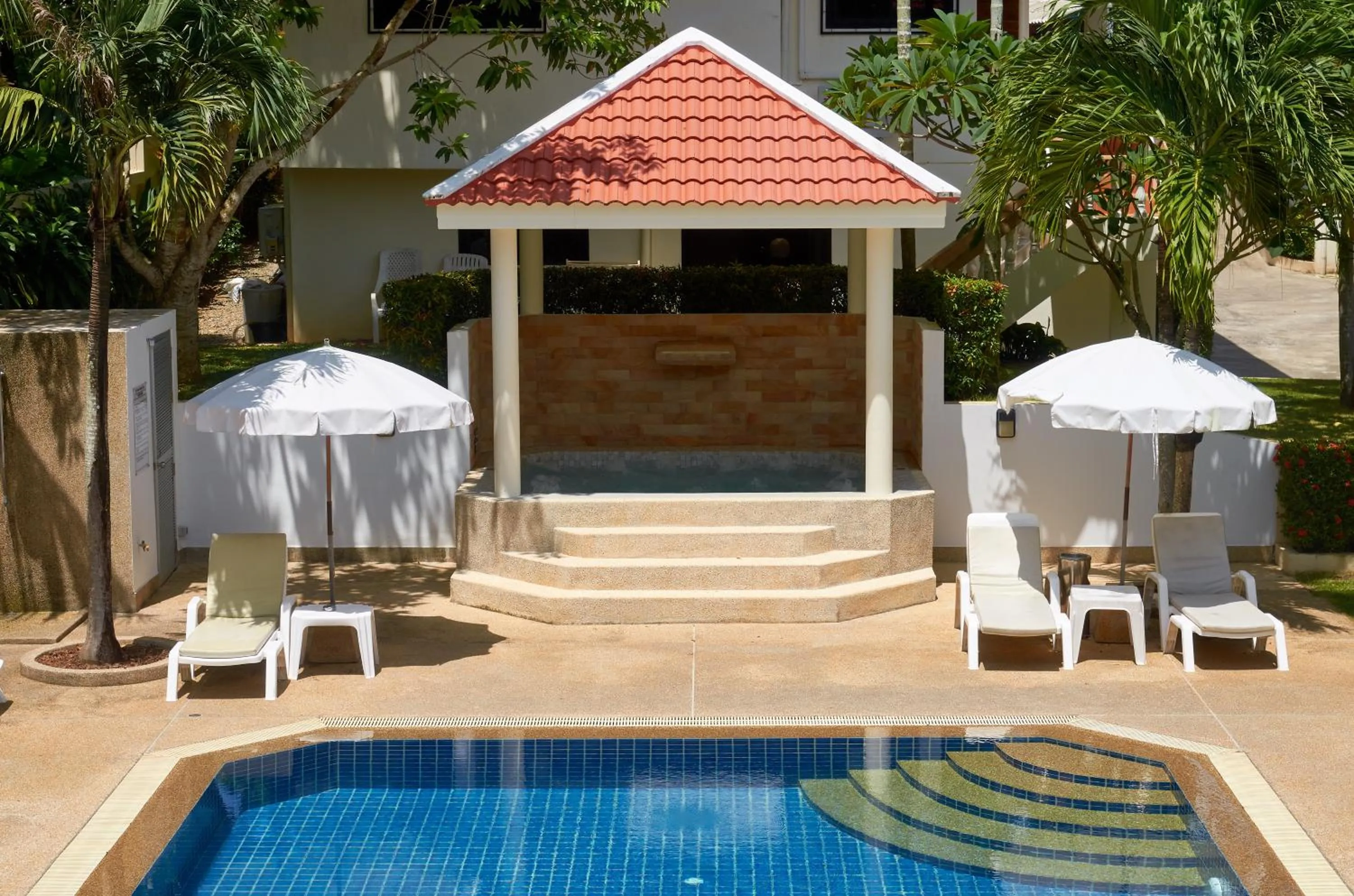 Hot Tub in Phuket Riviera Villas Hotel