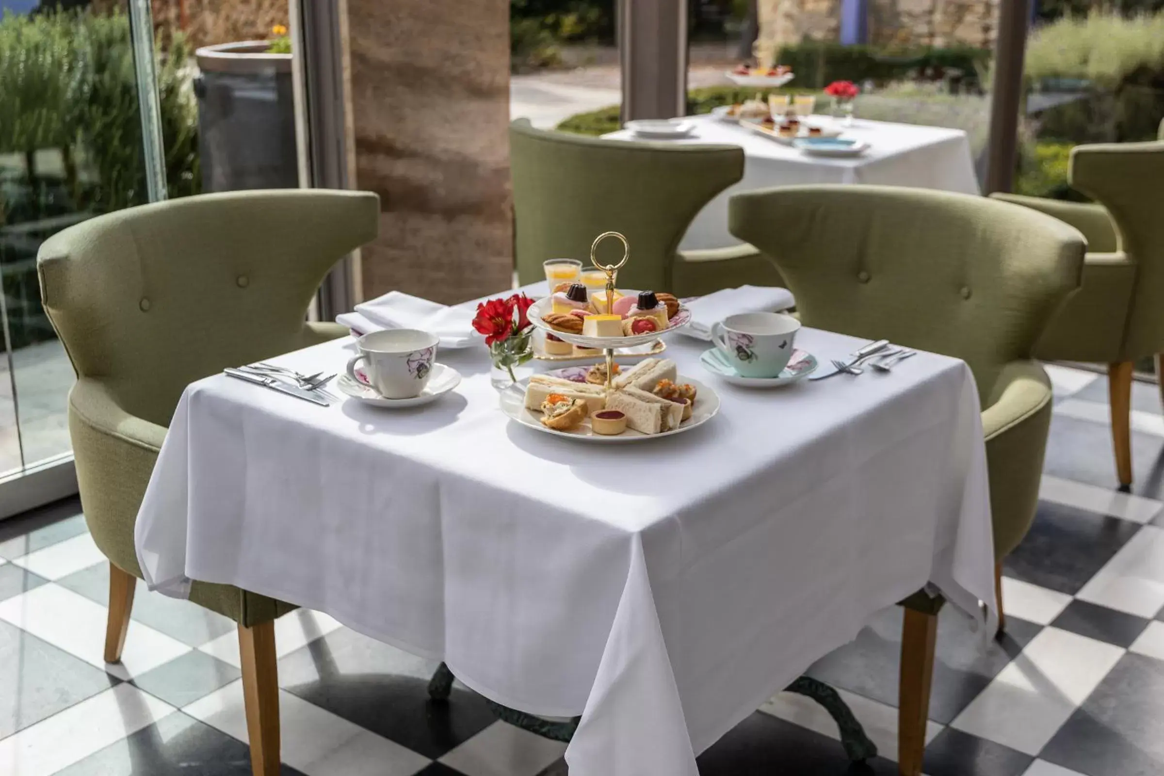 Restaurant/places to eat in Islington Hotel Restaurant/places to eat in Islington Hotel