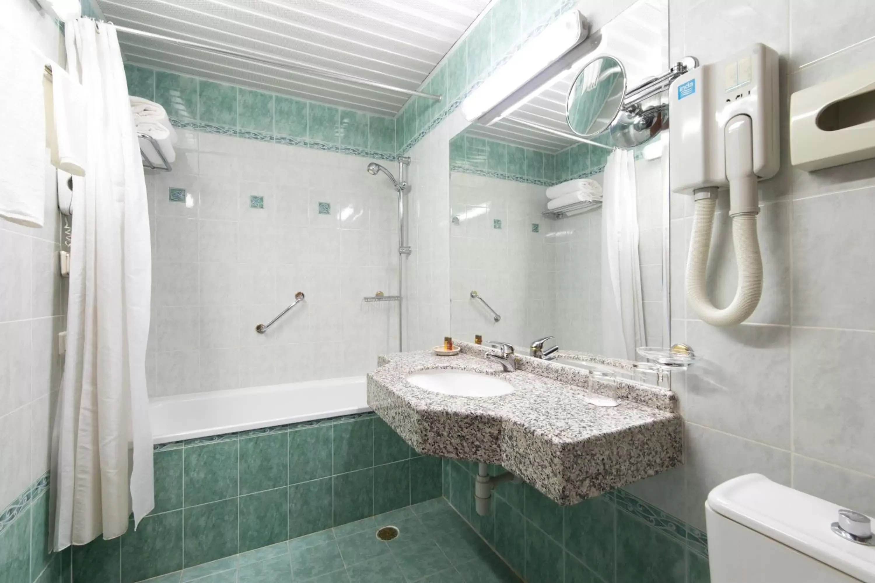 Bathroom in Hotel Downtown - TOP location in the heart of Sofia city