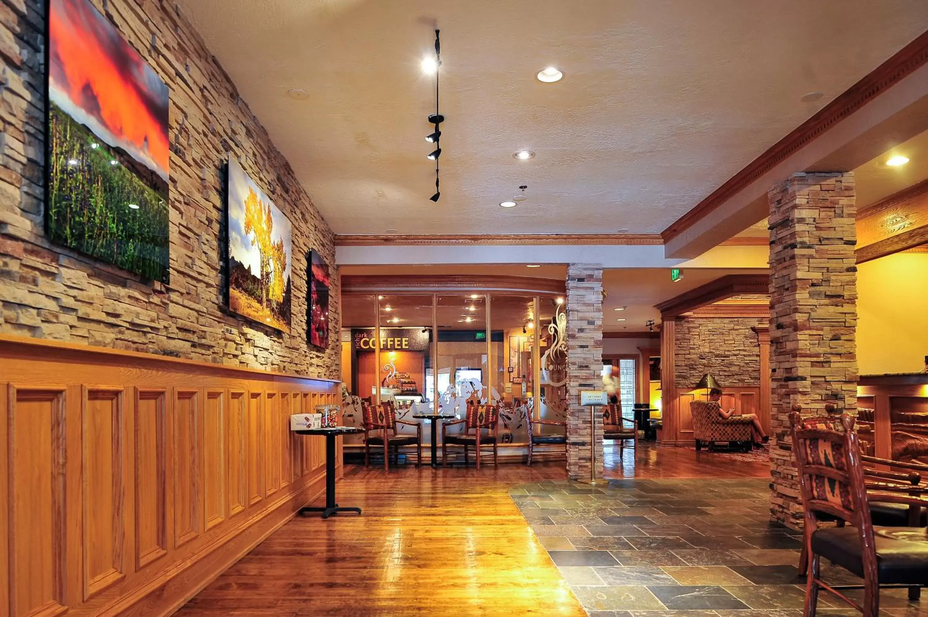 Lobby or reception, Restaurant/Places to Eat in Cedar Breaks Lodge