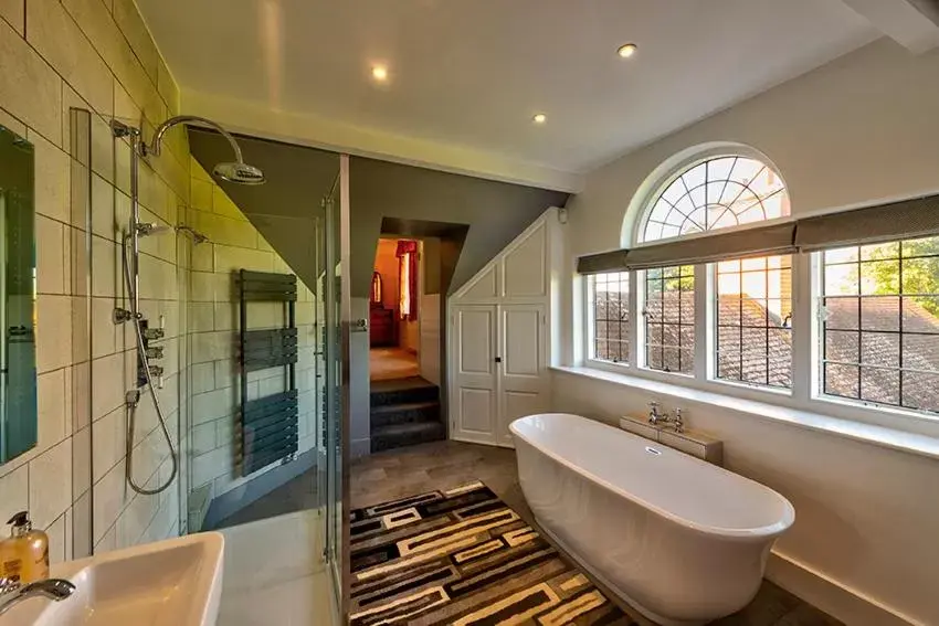 Shower, Bathroom in Saltcote Place