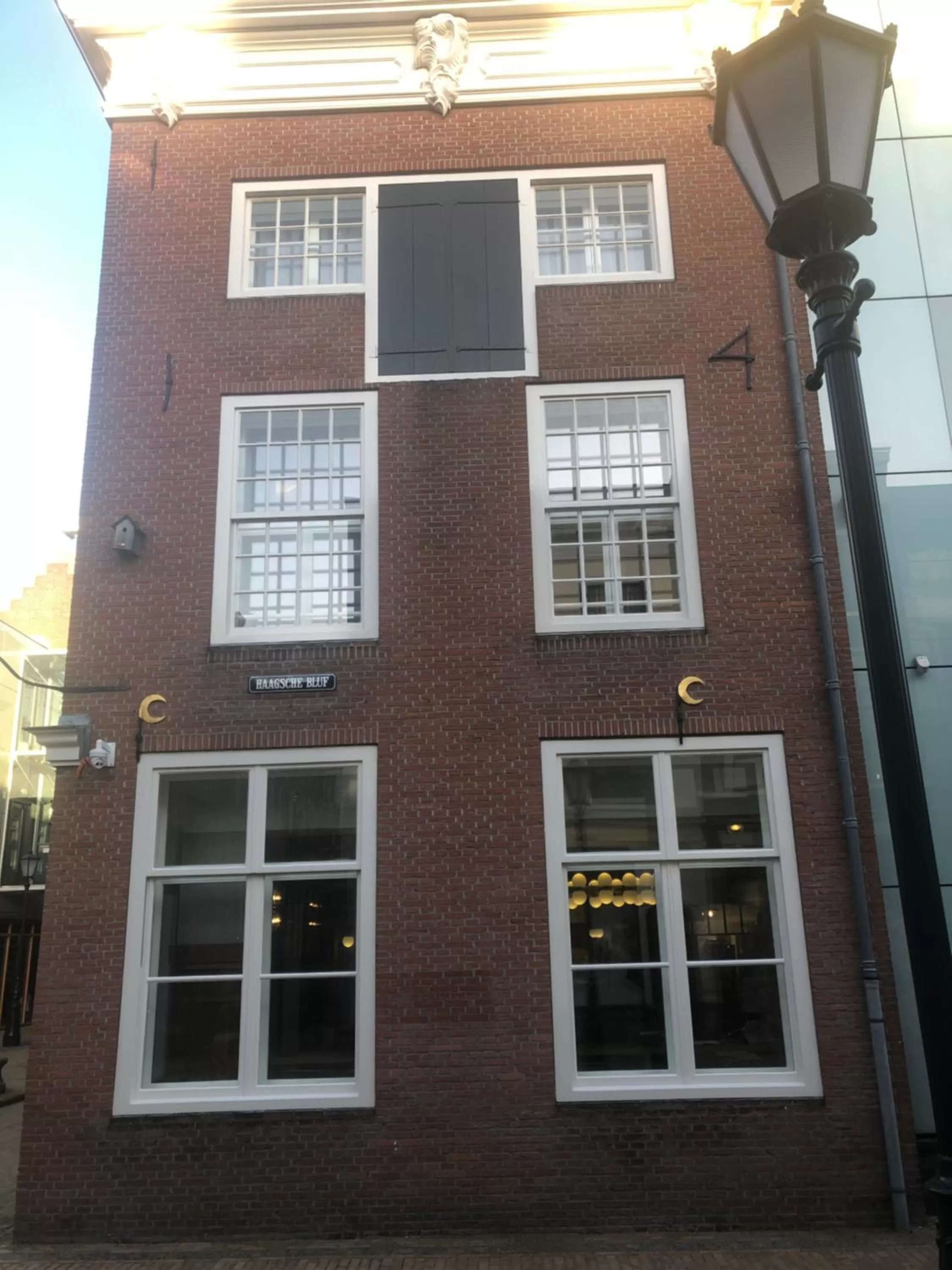 Facade/entrance in The Collector