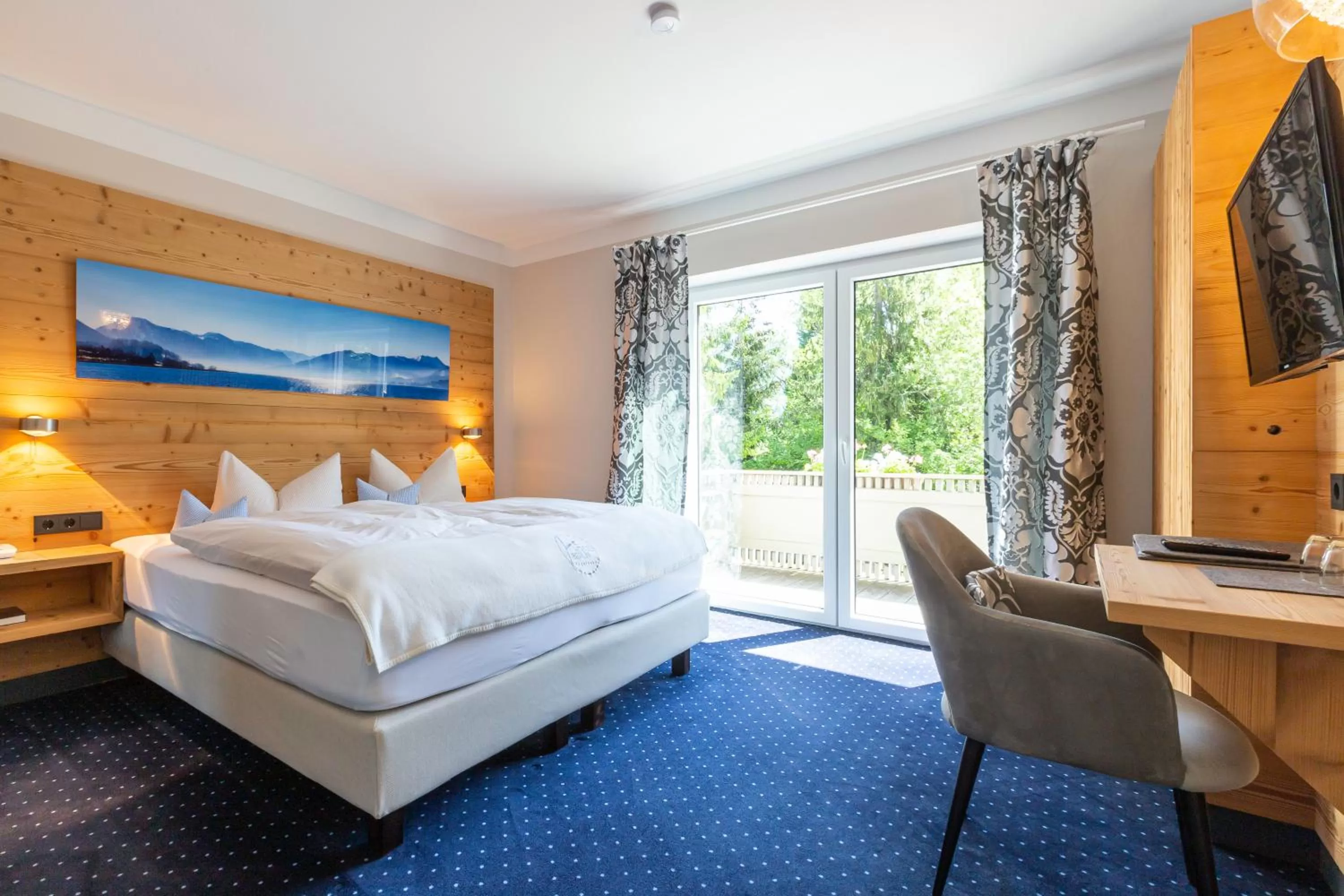 Bed in Hotel Berlin Tegernsee