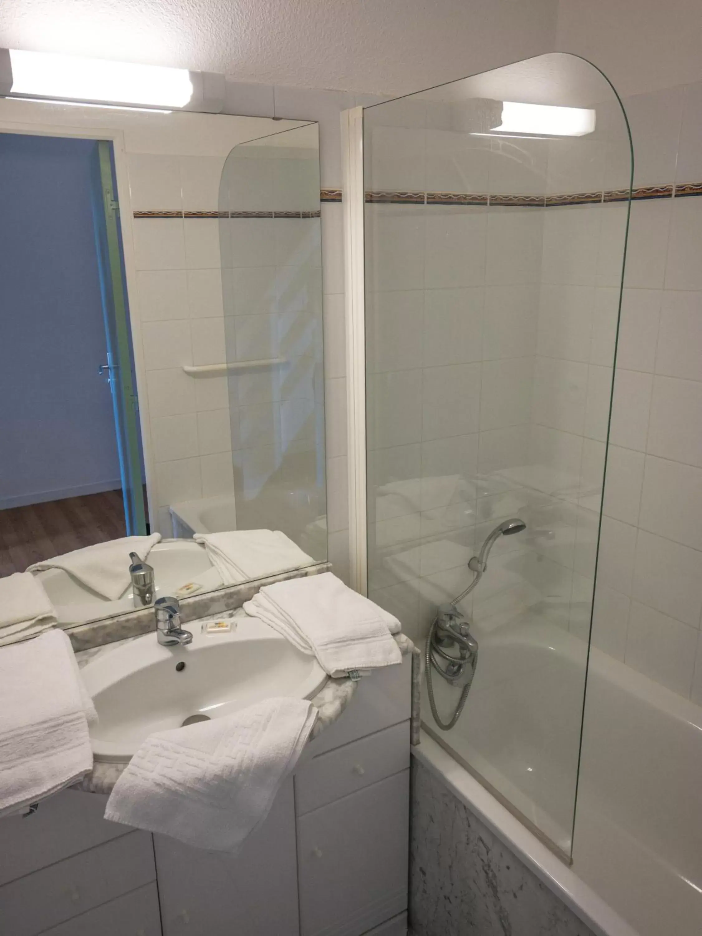 Bathroom in Résidence Mer & Golf Ilbarritz