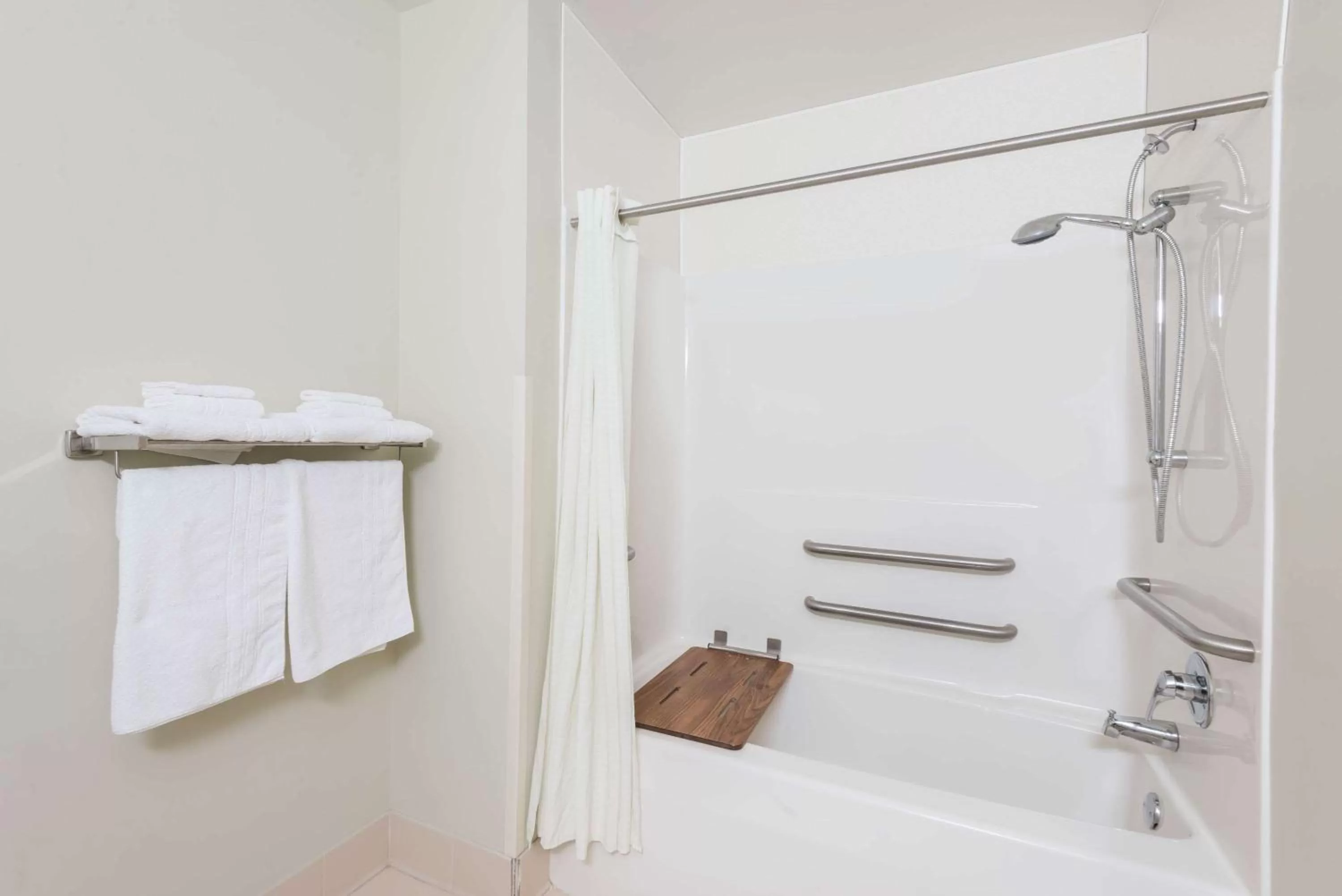 Bathroom in Super 8 by Wyndham Hagerstown/Halfway Area