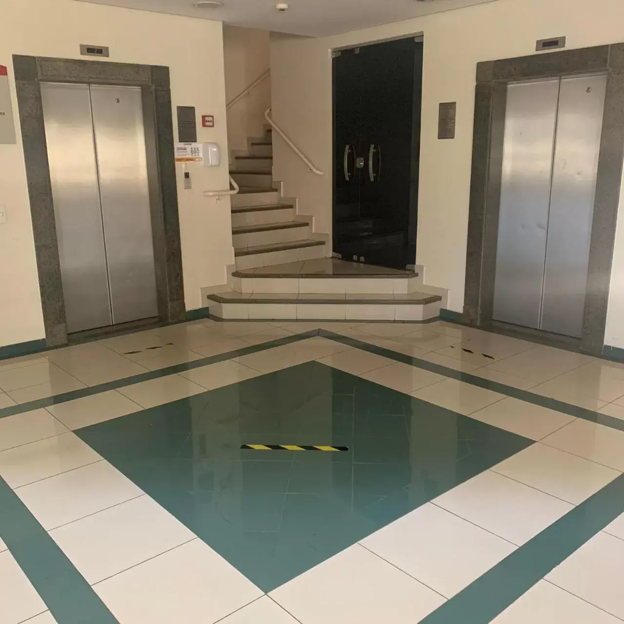 elevator, Swimming Pool in Comfort Franca