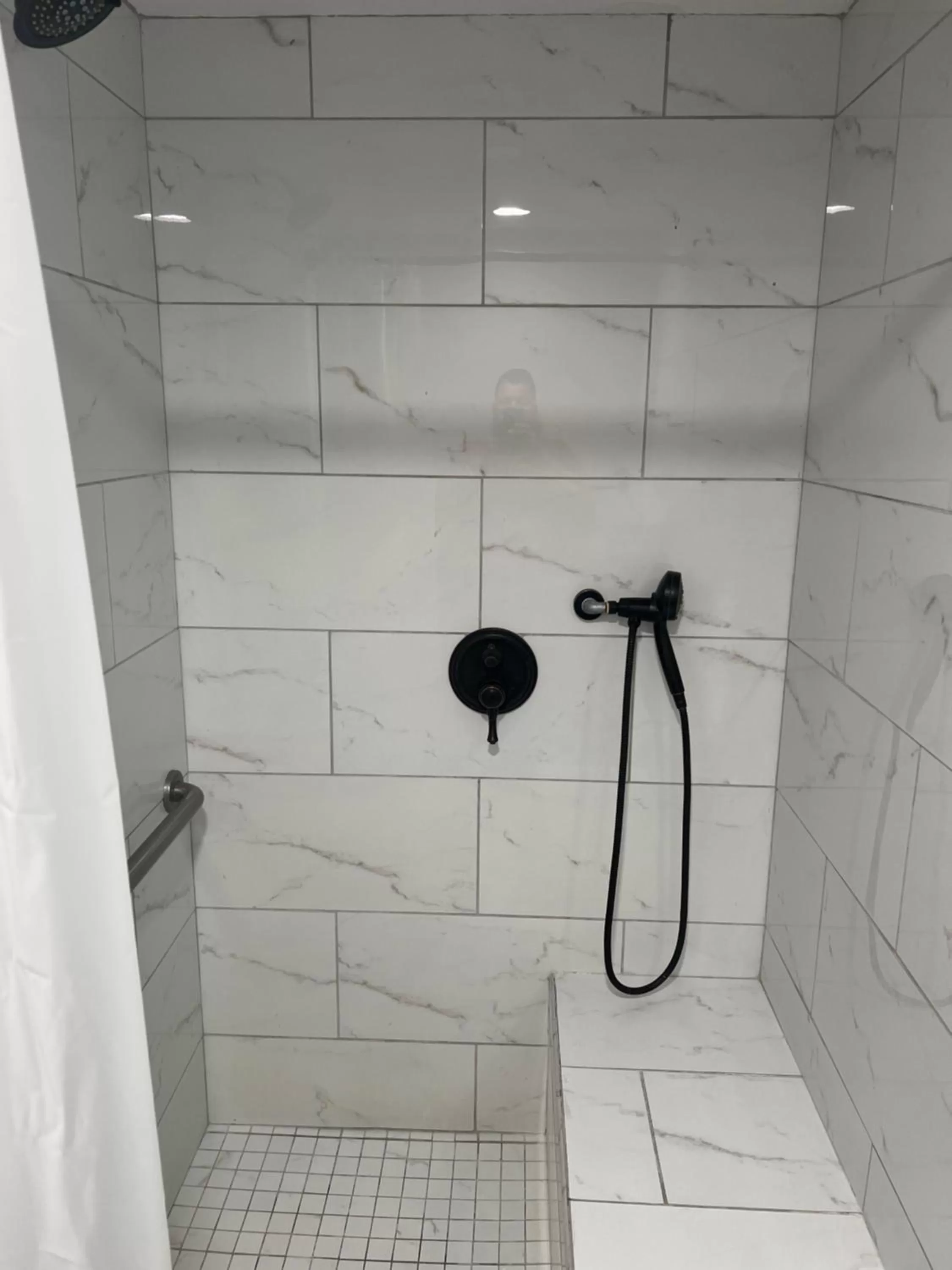 Shower in Heidi Motel - Helen