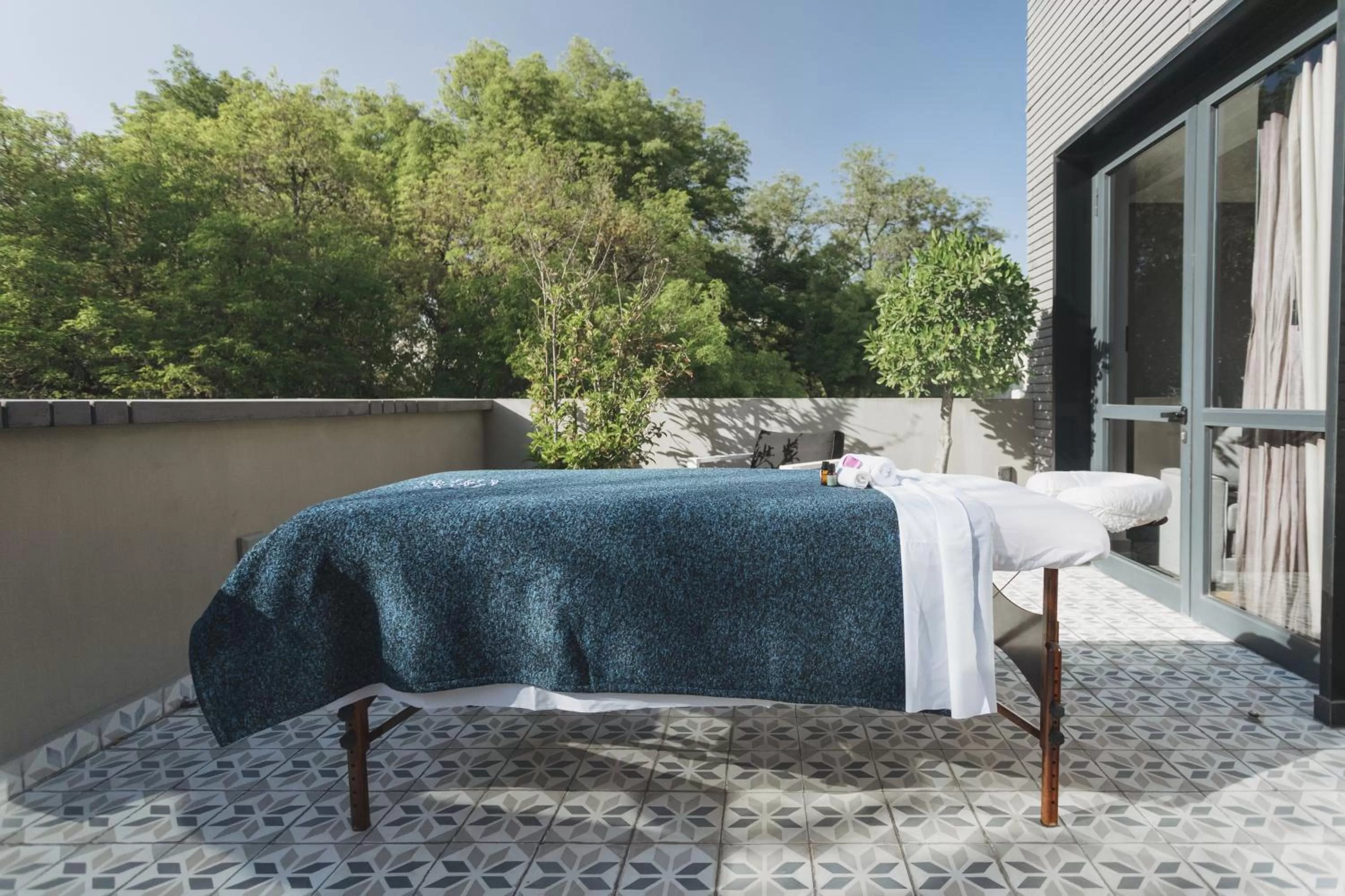 Massage in The Wild Oscar