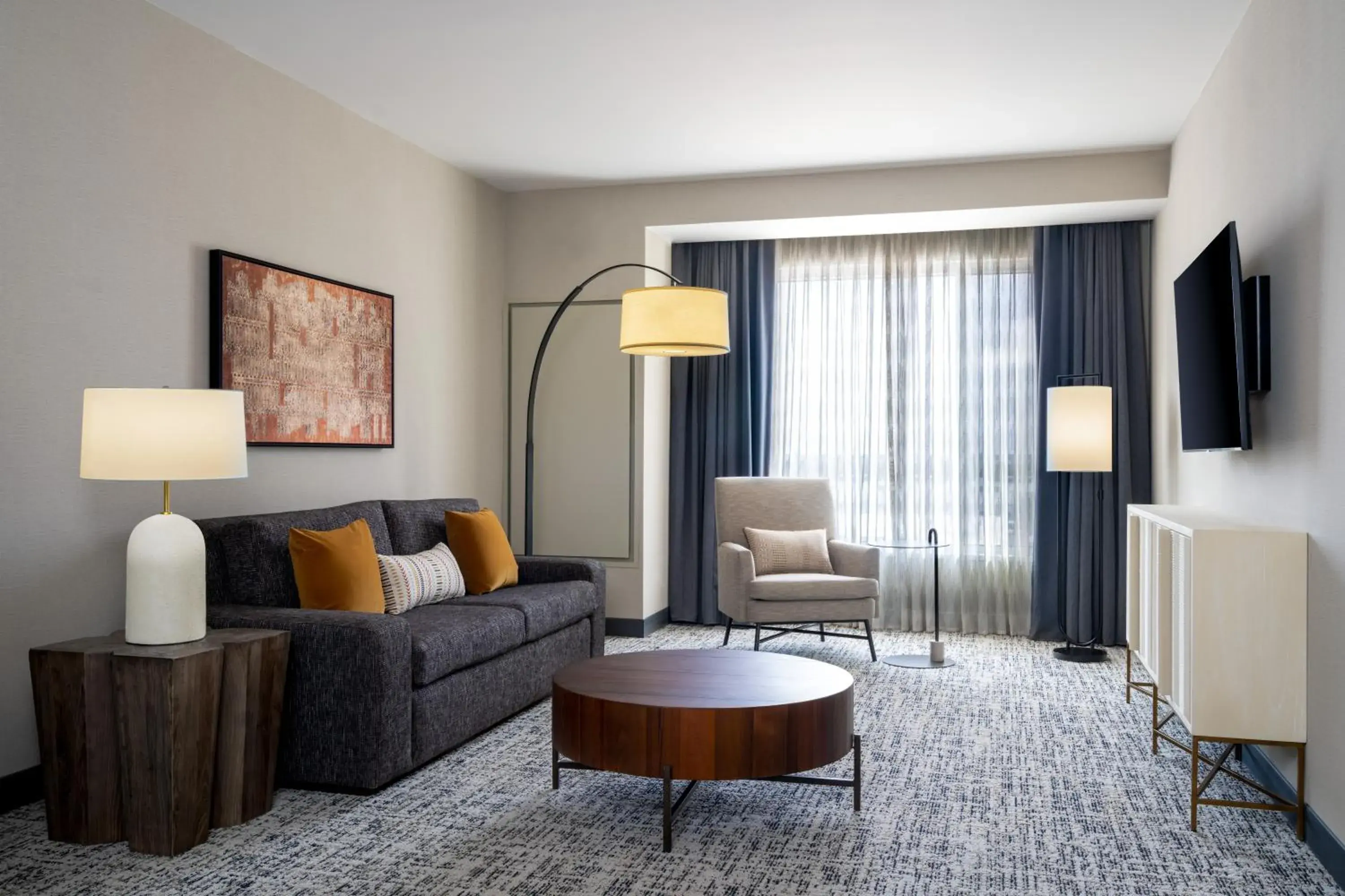 Living room, Seating Area in Delta Hotels by Marriott Wichita Falls Convention Center