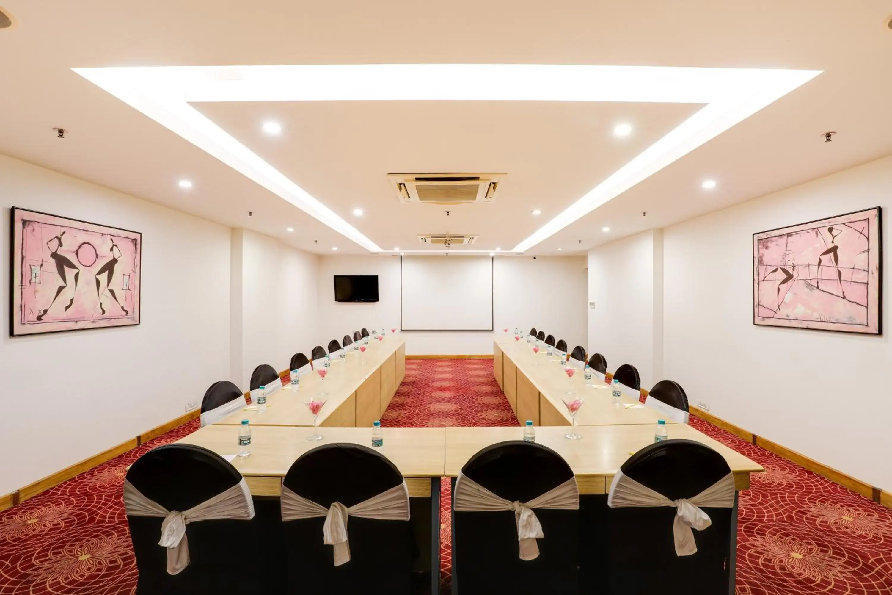 Meeting/conference room in Lemon Tree Hotel Chandigarh