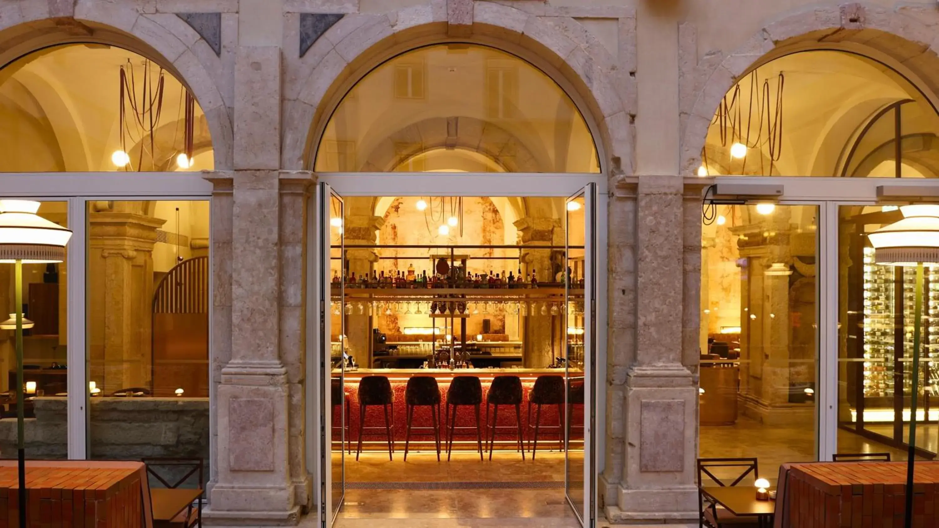 Restaurant/places to eat in Convent Square Lisbon, Vignette Collection, an IHG Hotel