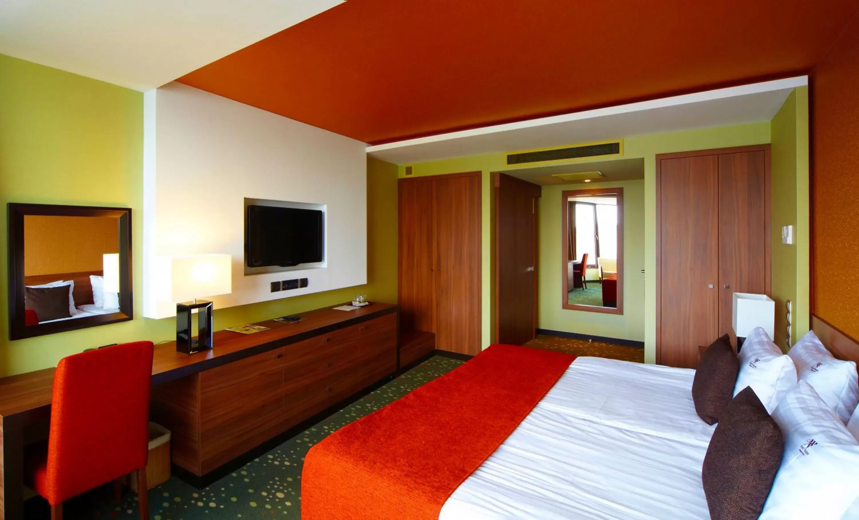 RiverView Double Room with Extra Bed in Boutique Hotel Victoria Budapest