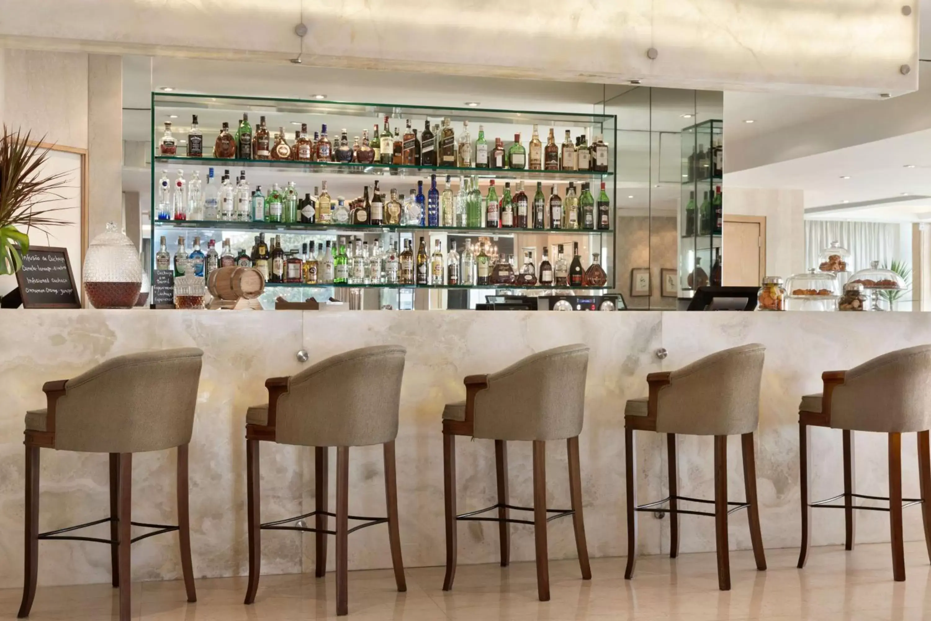 Lobby or reception, Lounge/Bar in Hilton Copacabana Rio de Janeiro