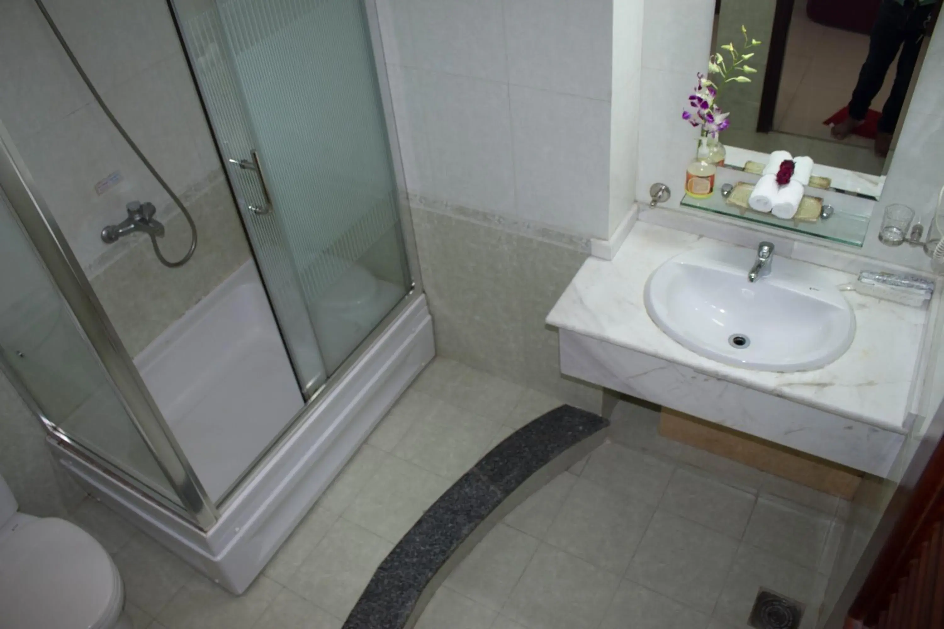 Shower, Bathroom in Hoa Phat Hotel & Apartment