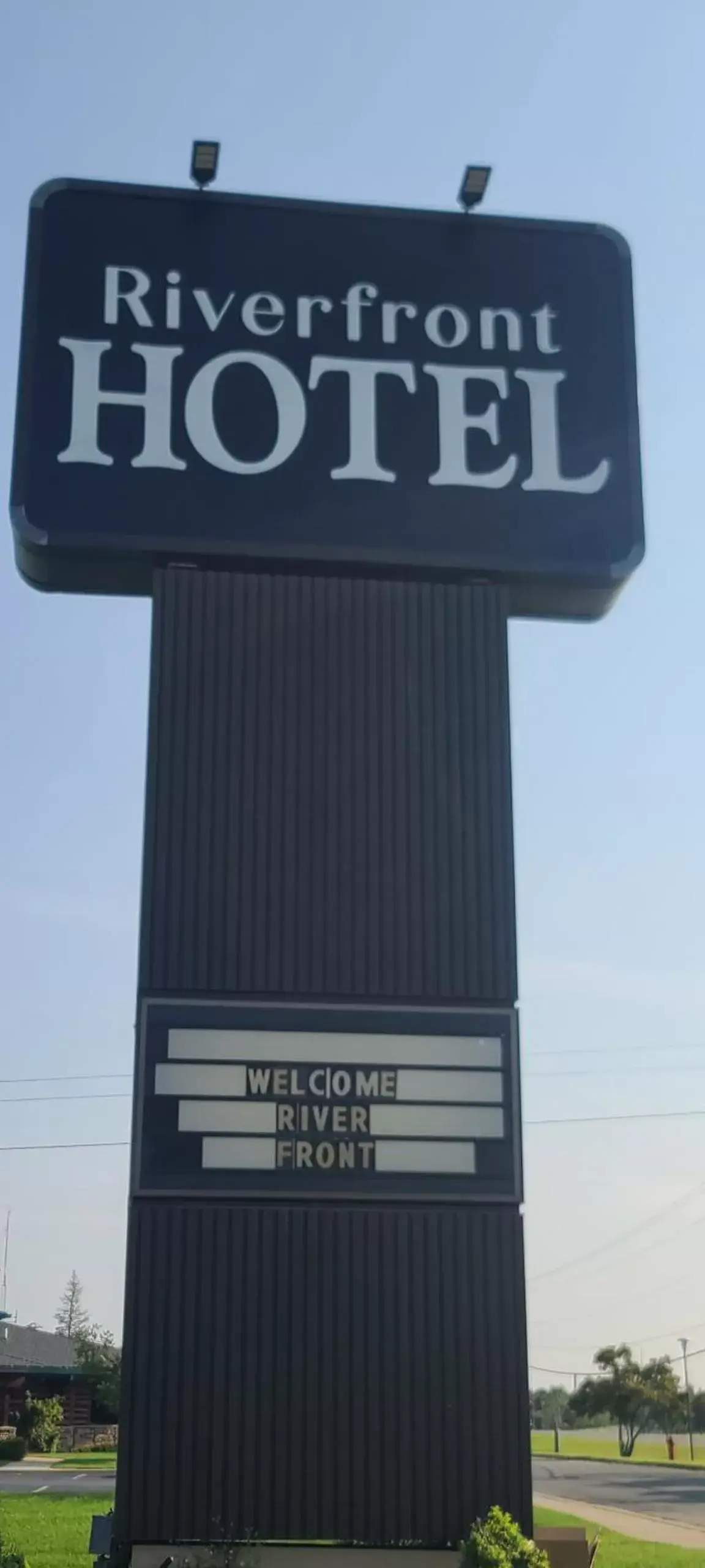 Nearby landmark, Property Logo/Sign in Riverfront Hotel