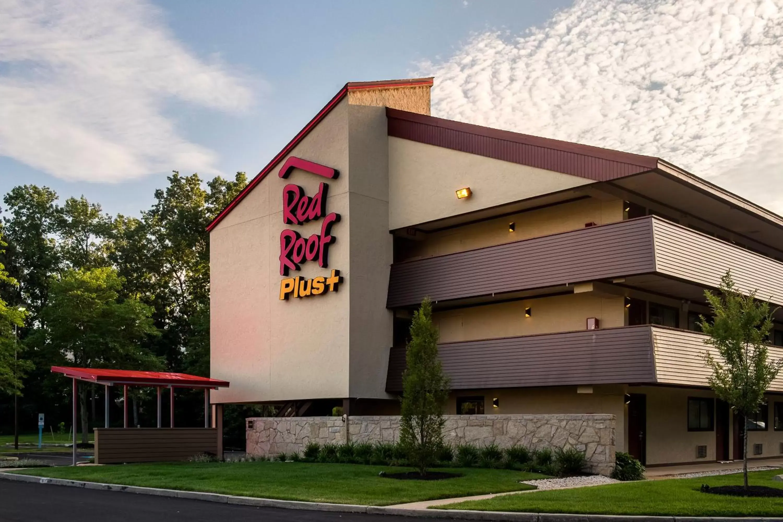 Property Building in Red Roof Inn PLUS+ Wilmington - Newark