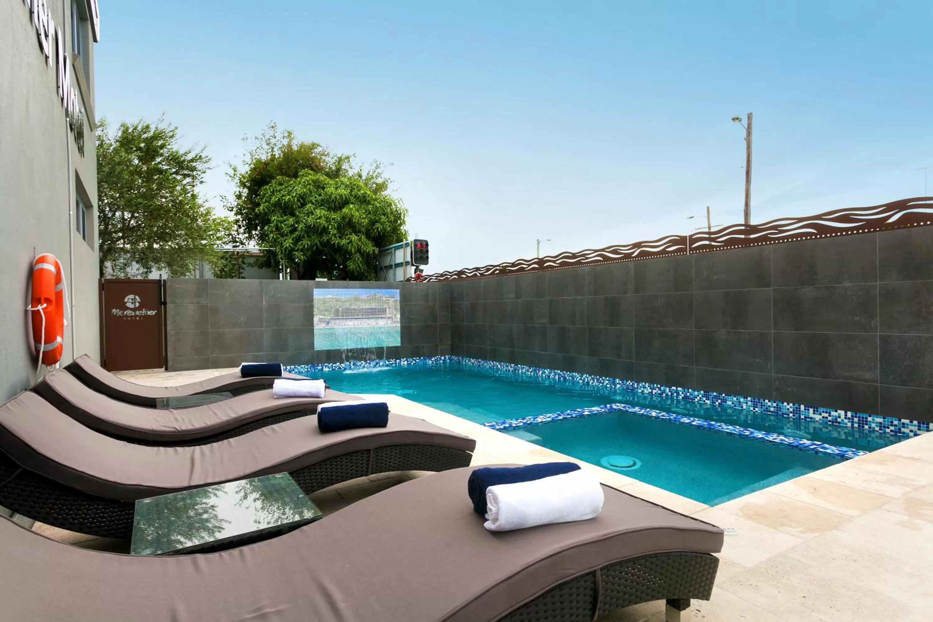 Swimming pool in Merewether Motel