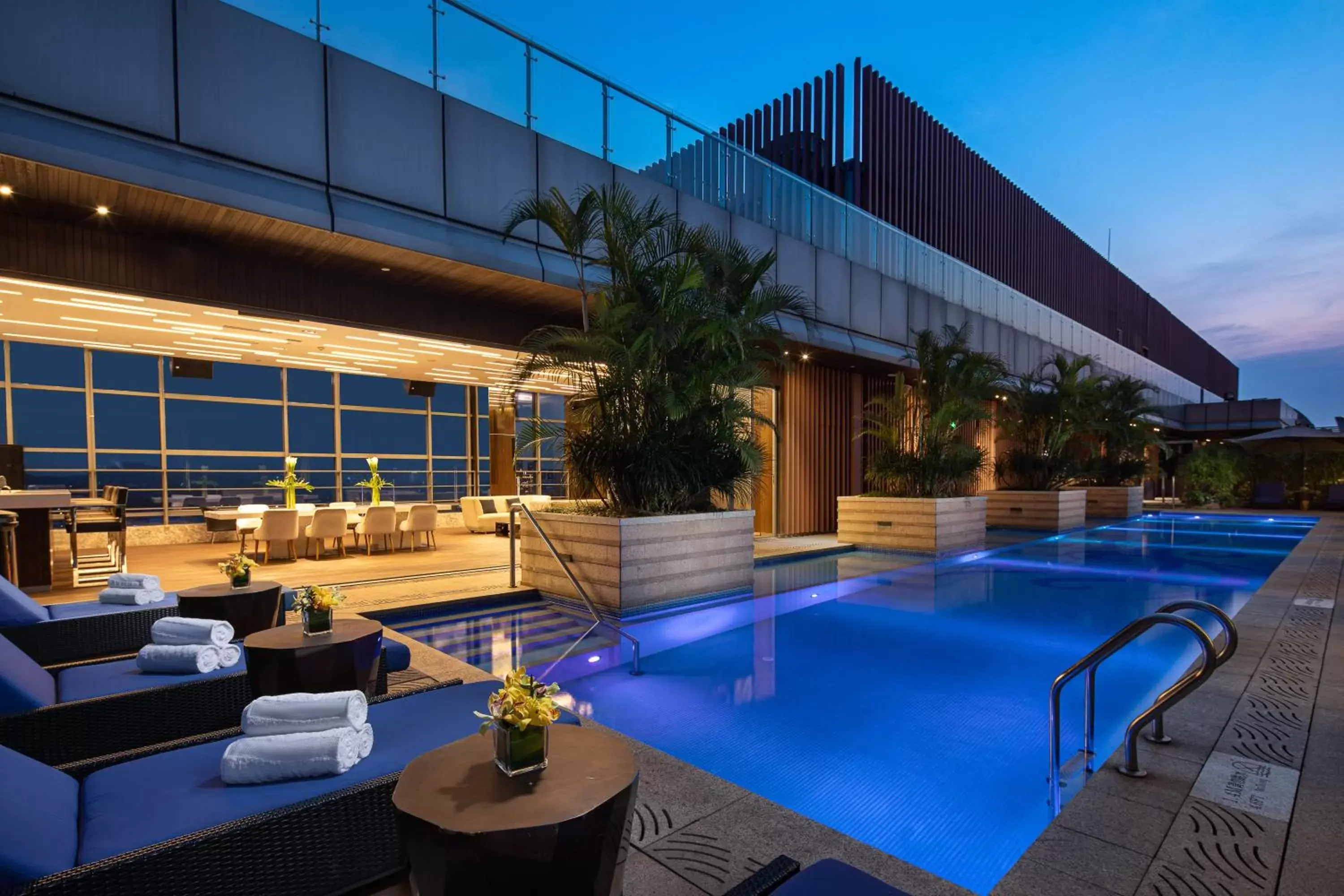 Swimming pool in Hard Rock Hotel Shenzhen Swimming pool in Hard Rock Hotel Shenzhen