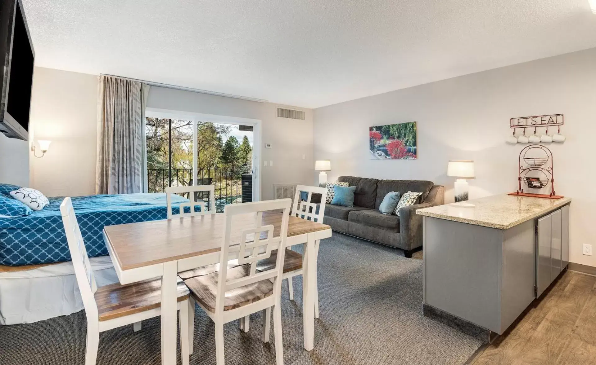 Living room, Dining Area in Bend Riverside Condos