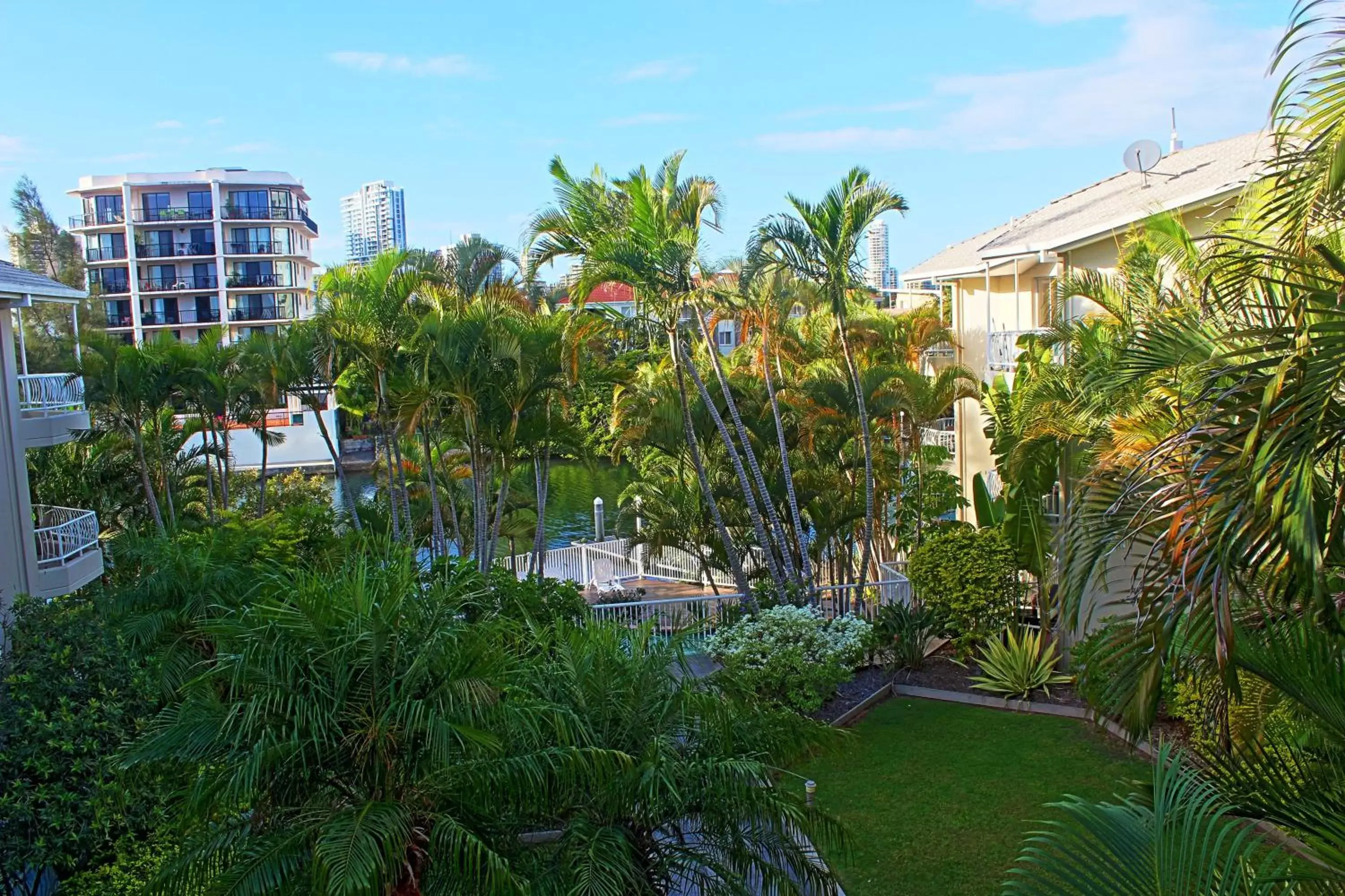 Garden view, Property Building in Surfers Del Rey