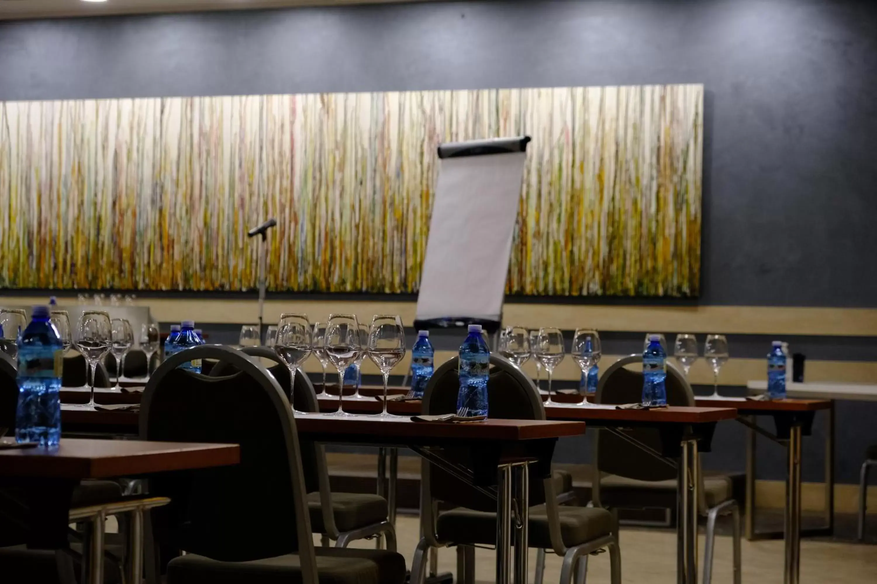 Meeting/conference room, Restaurant/Places to Eat in Settecento Hotel