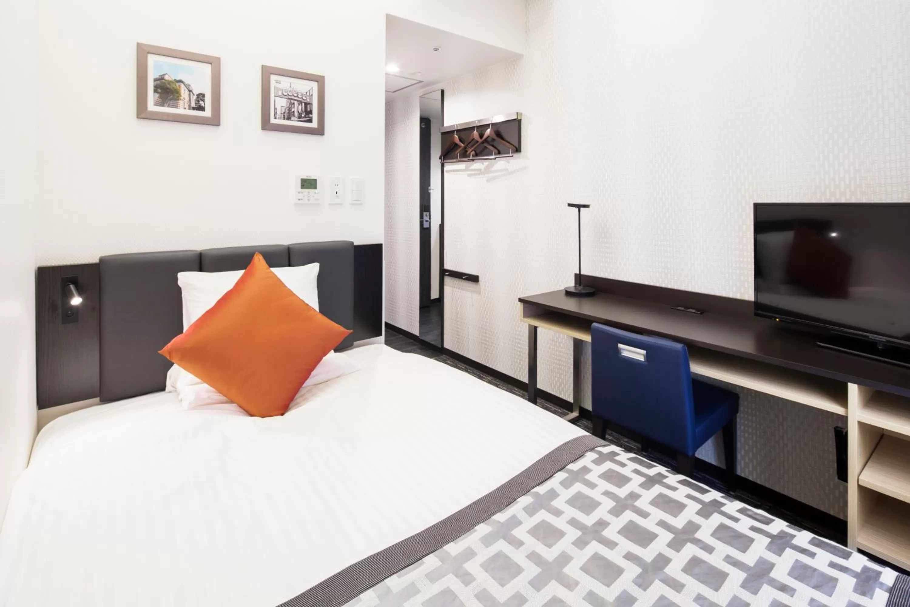 Spring, Bed in HOTEL MYSTAYS Shin Osaka Conference Center