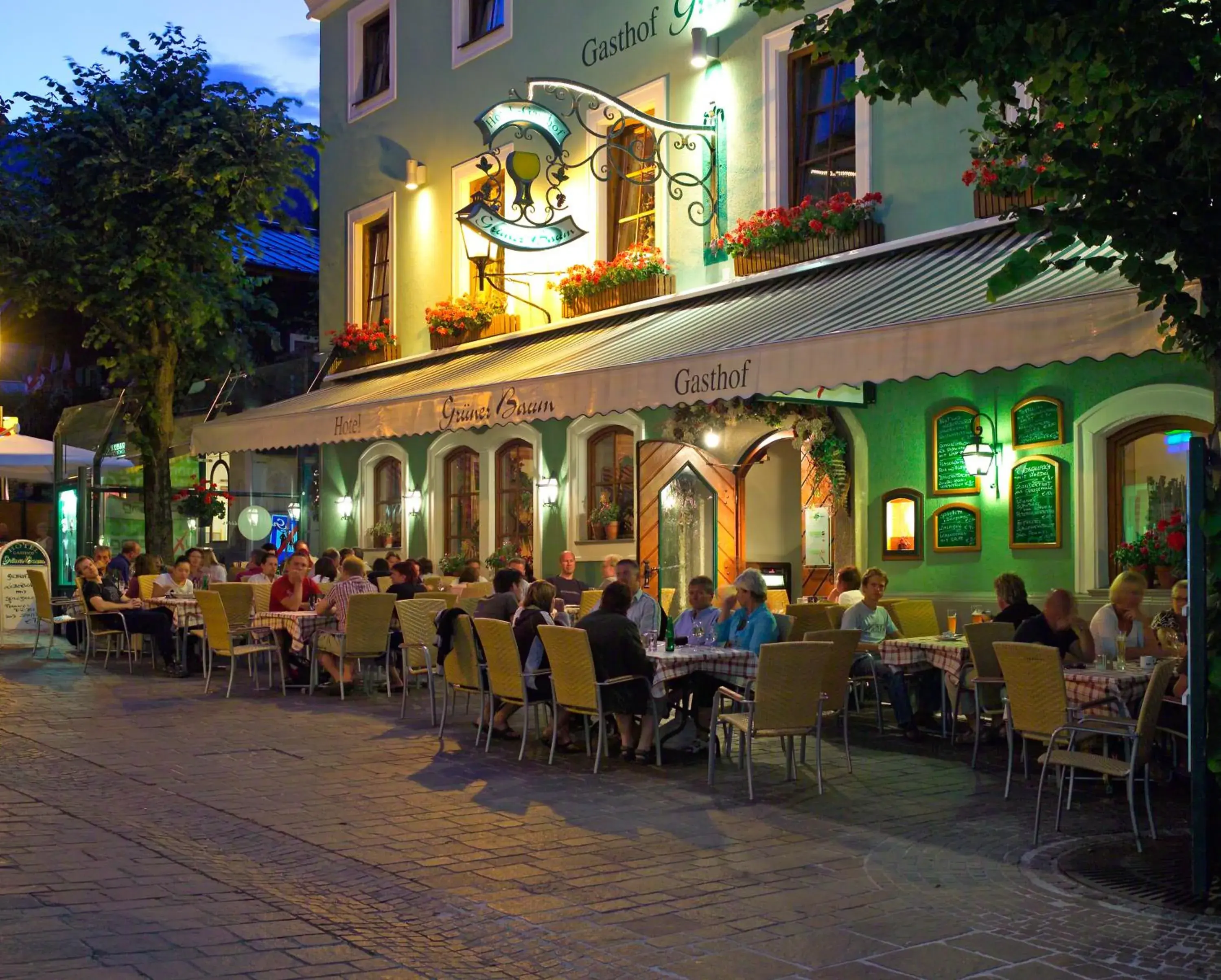 Garden, Restaurant/Places to Eat in Hotel Grüner Baum