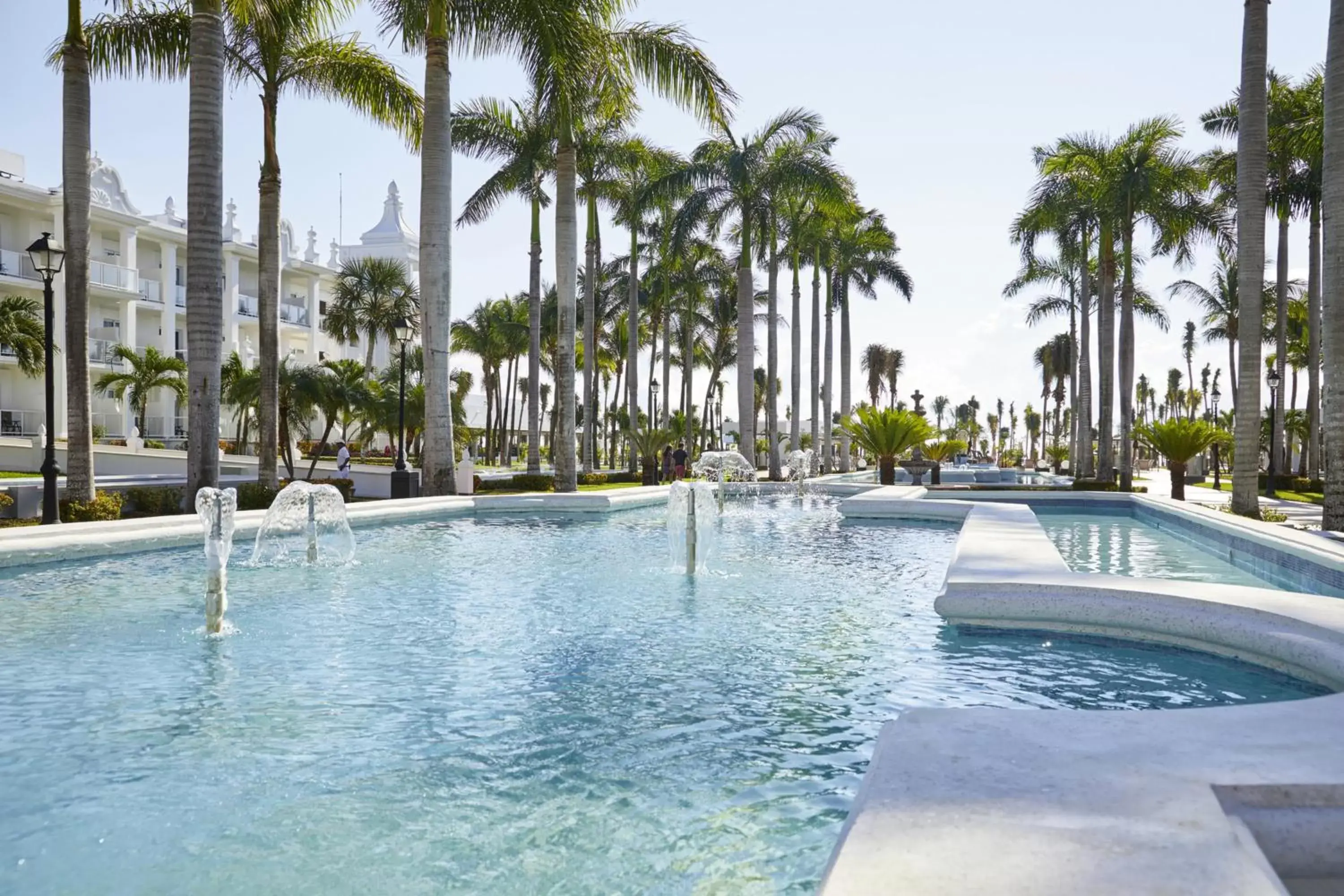 Area and facilities, Swimming Pool in Riu Palace Riviera Maya - All Inclusive