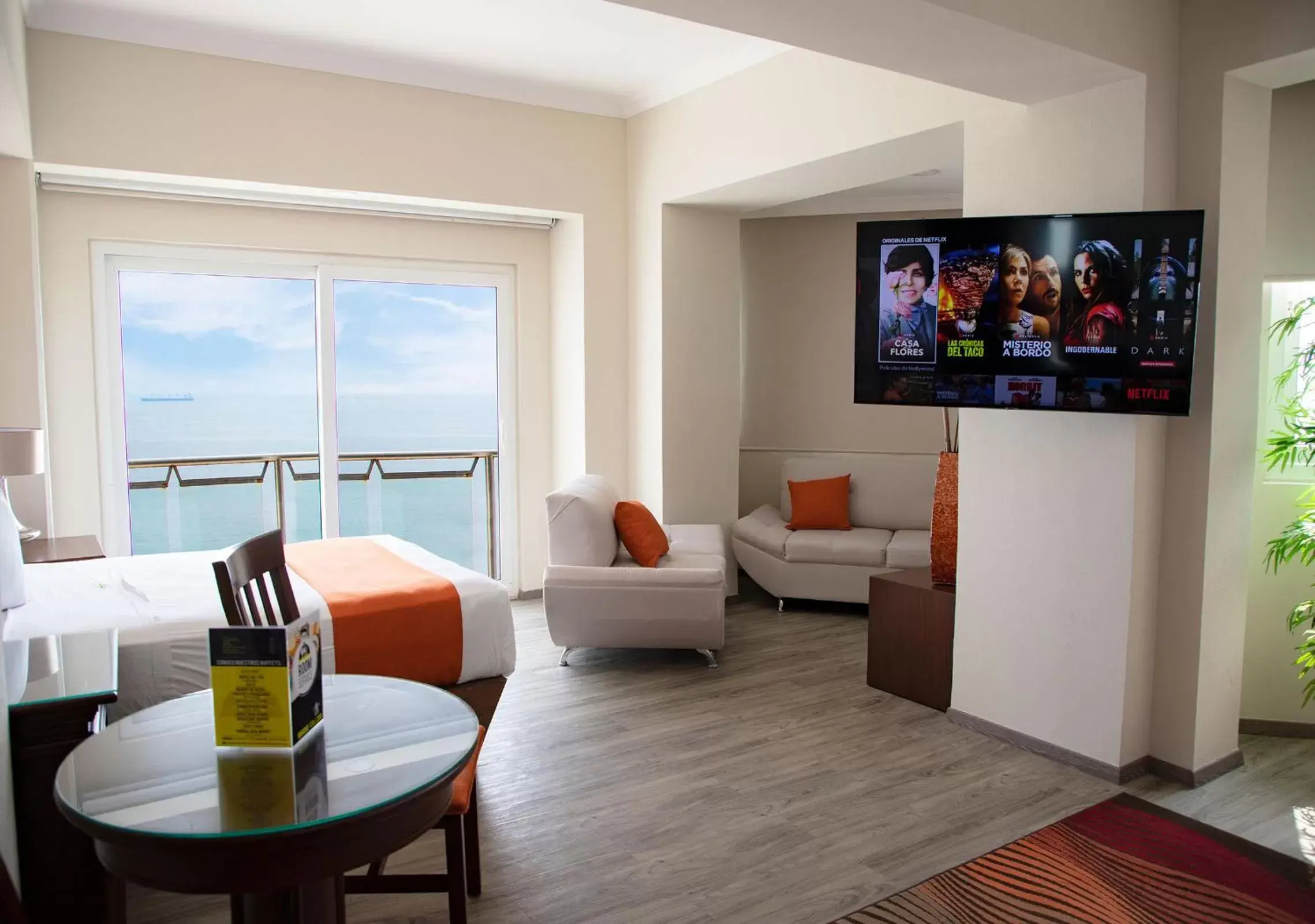 Bed, Seating Area in Hotel Lois Veracruz