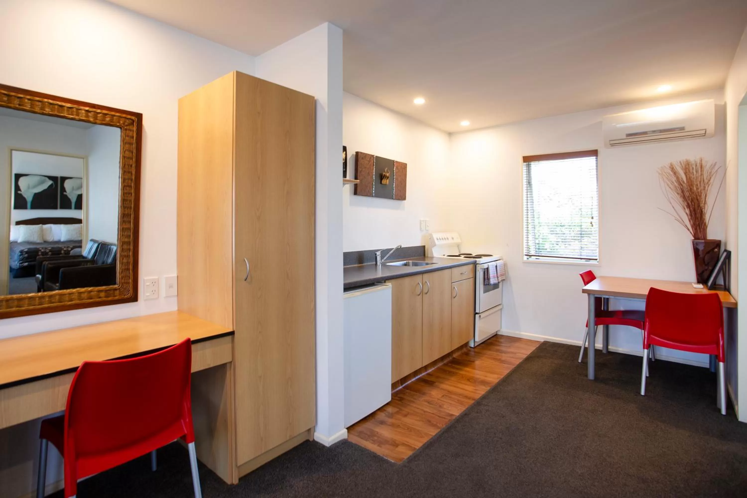 Kitchen or kitchenette in Casino Court Motor Lodge