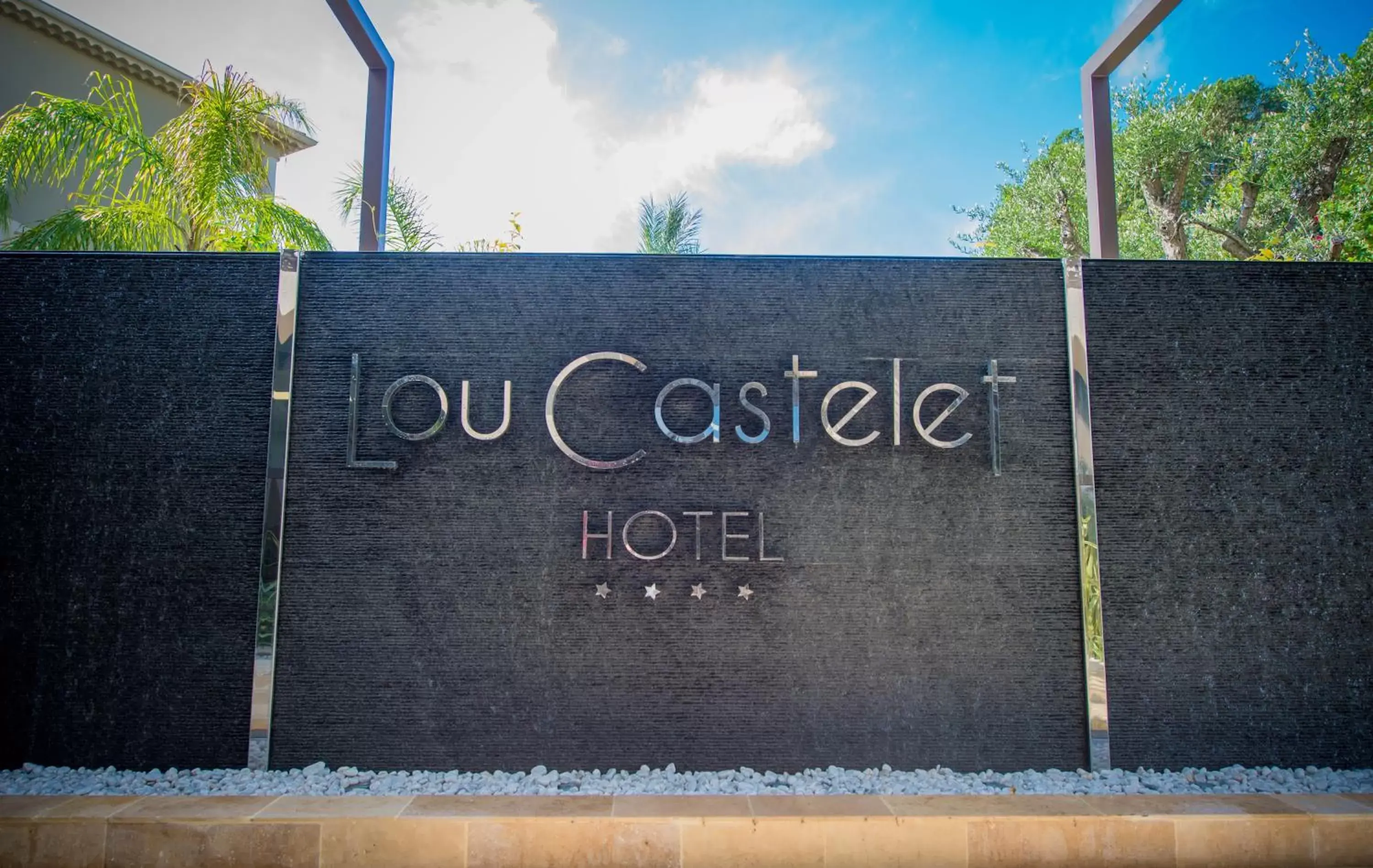 Property Logo/Sign in Hotel Lou Castelet