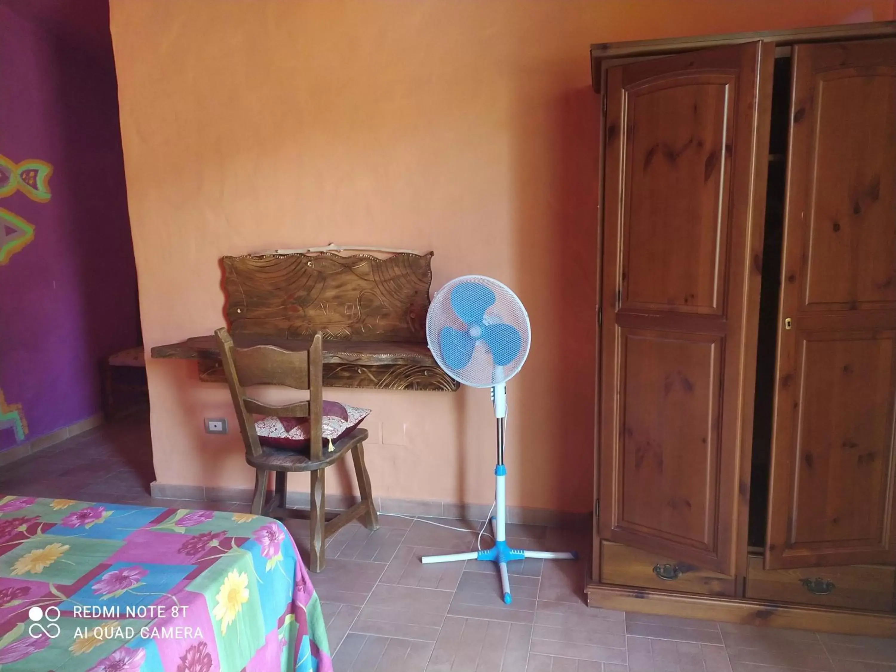 wardrobe, Seating Area in B&B Il Nuraghe