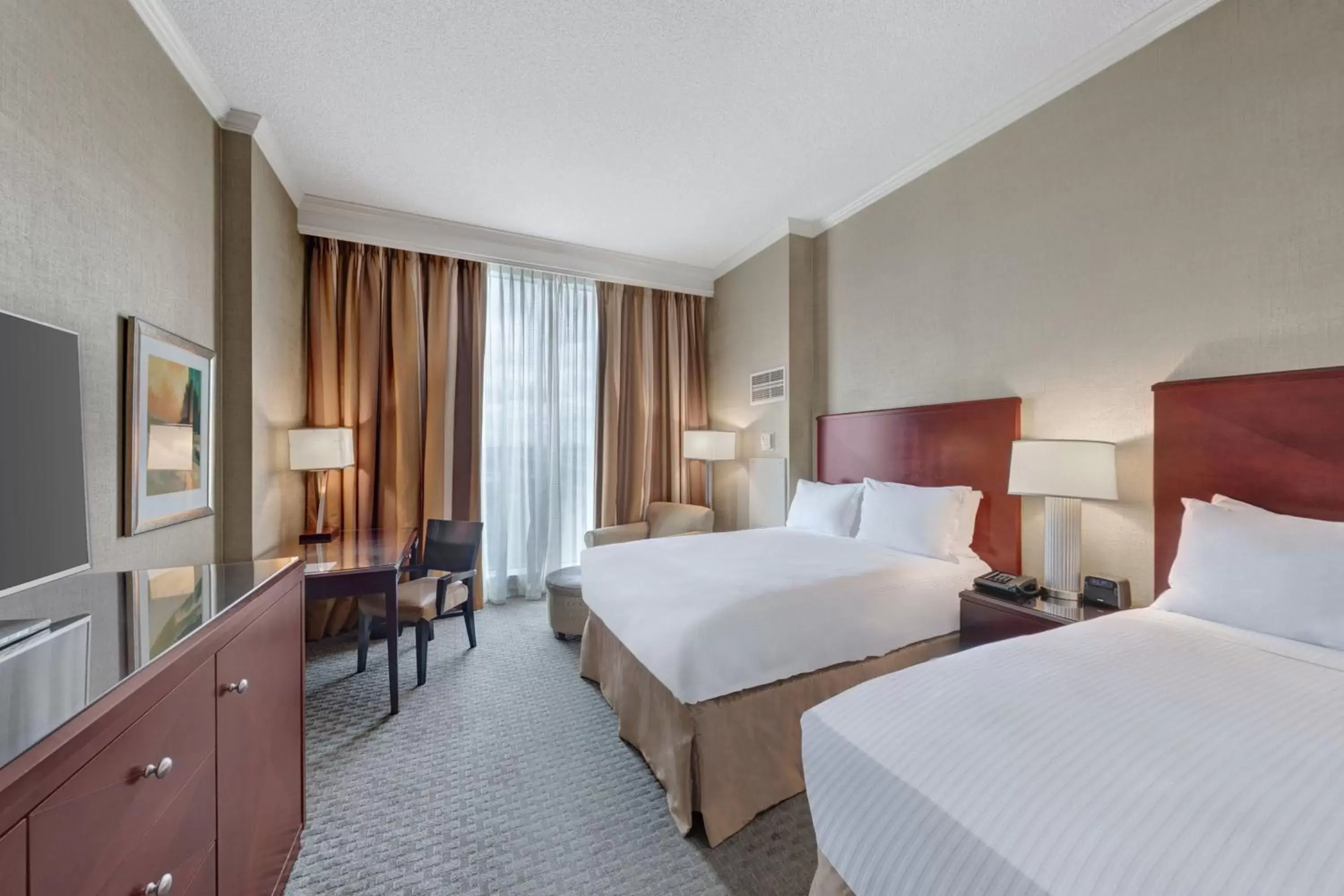 Queen Room with Two Queen Beds in Renaissance Dallas North Hotel Queen Room with Two Queen Beds in Renaissance Dallas North Hotel